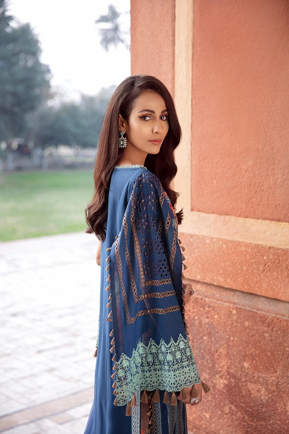 Signature Lawn SS-08 | House of Charizma | Spring Summer Embroidered Lawn 2020
