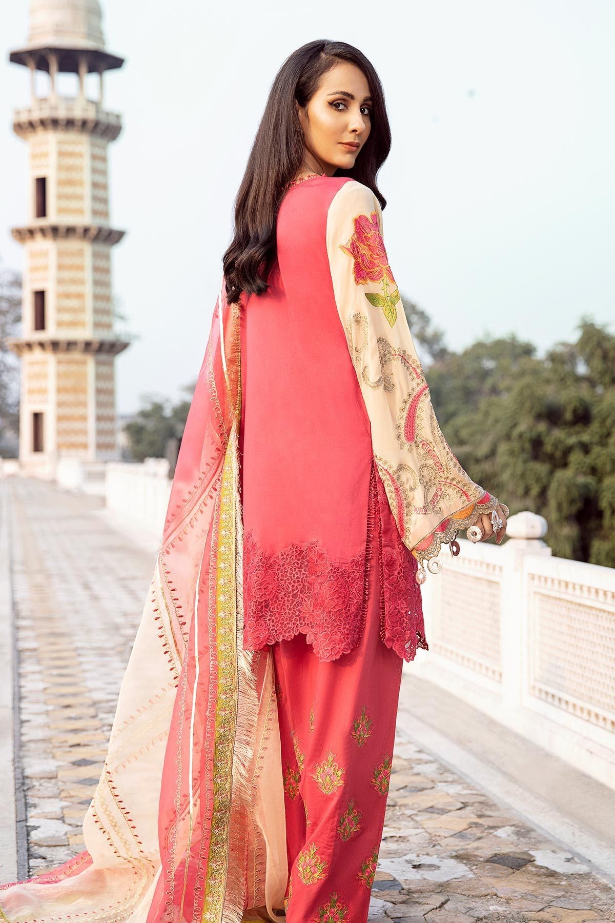 Signature Lawn SS-09 | House of Charizma | Spring Summer Embroidered Lawn 2020