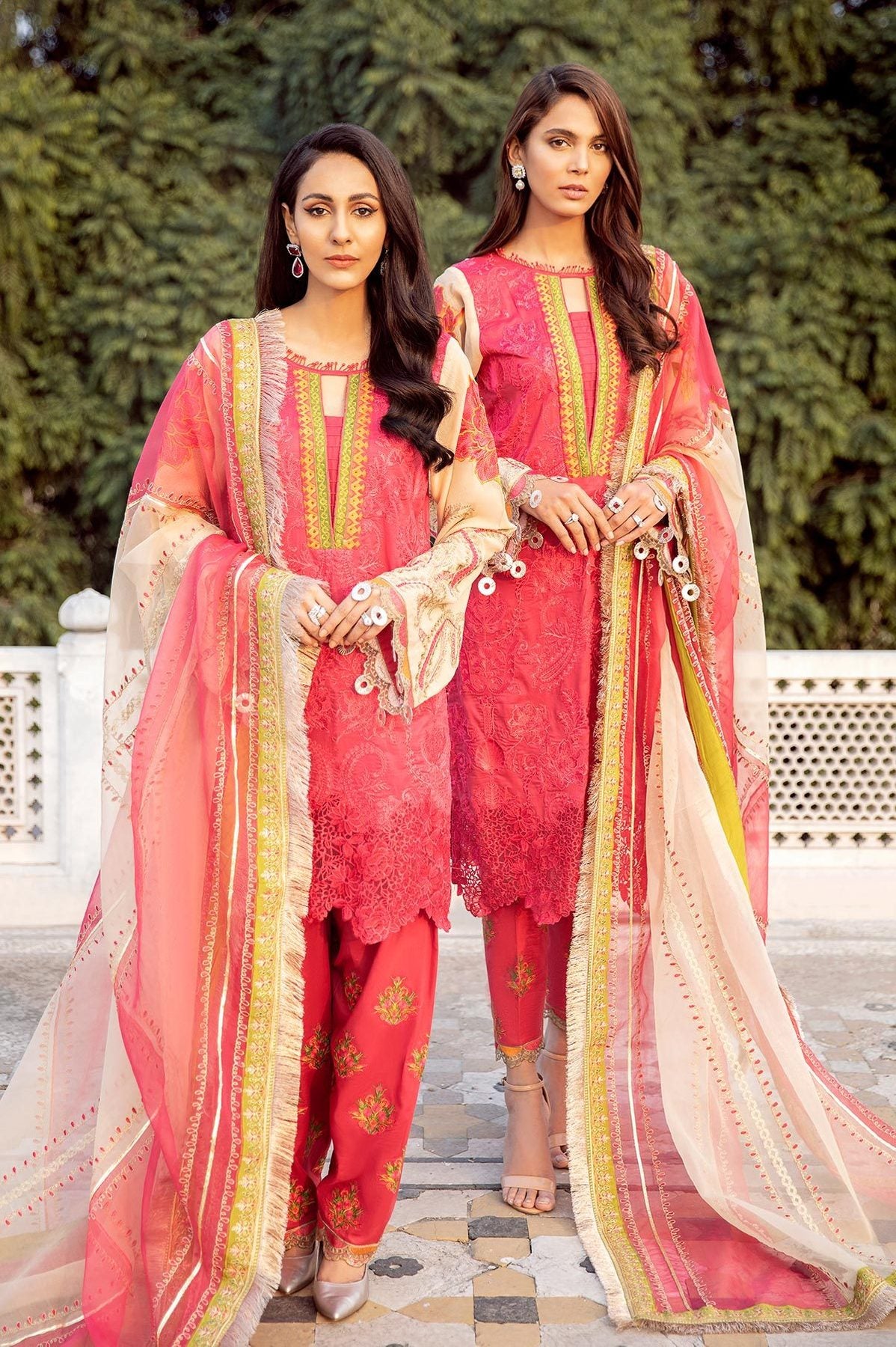 Signature Lawn SS-09 | House of Charizma | Spring Summer Embroidered Lawn 2020