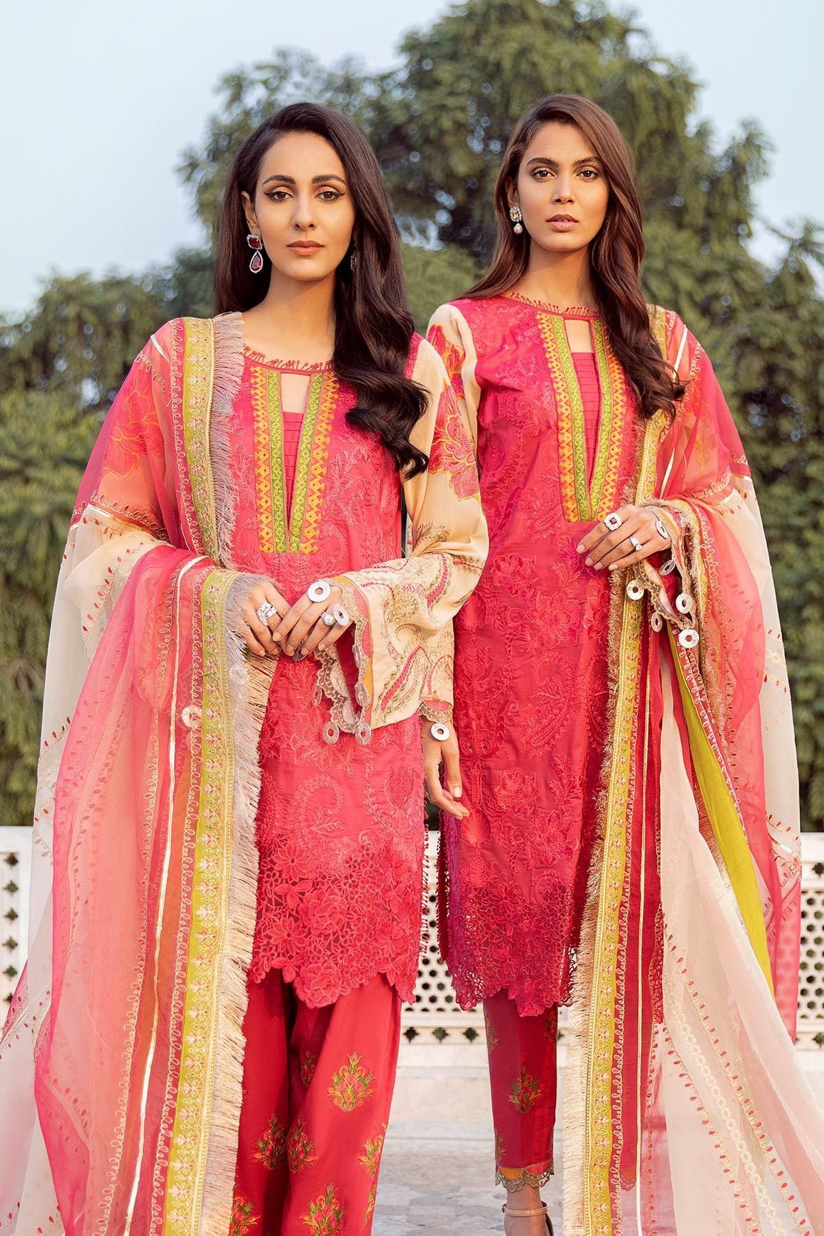Signature Lawn SS-09 | House of Charizma | Spring Summer Embroidered Lawn 2020