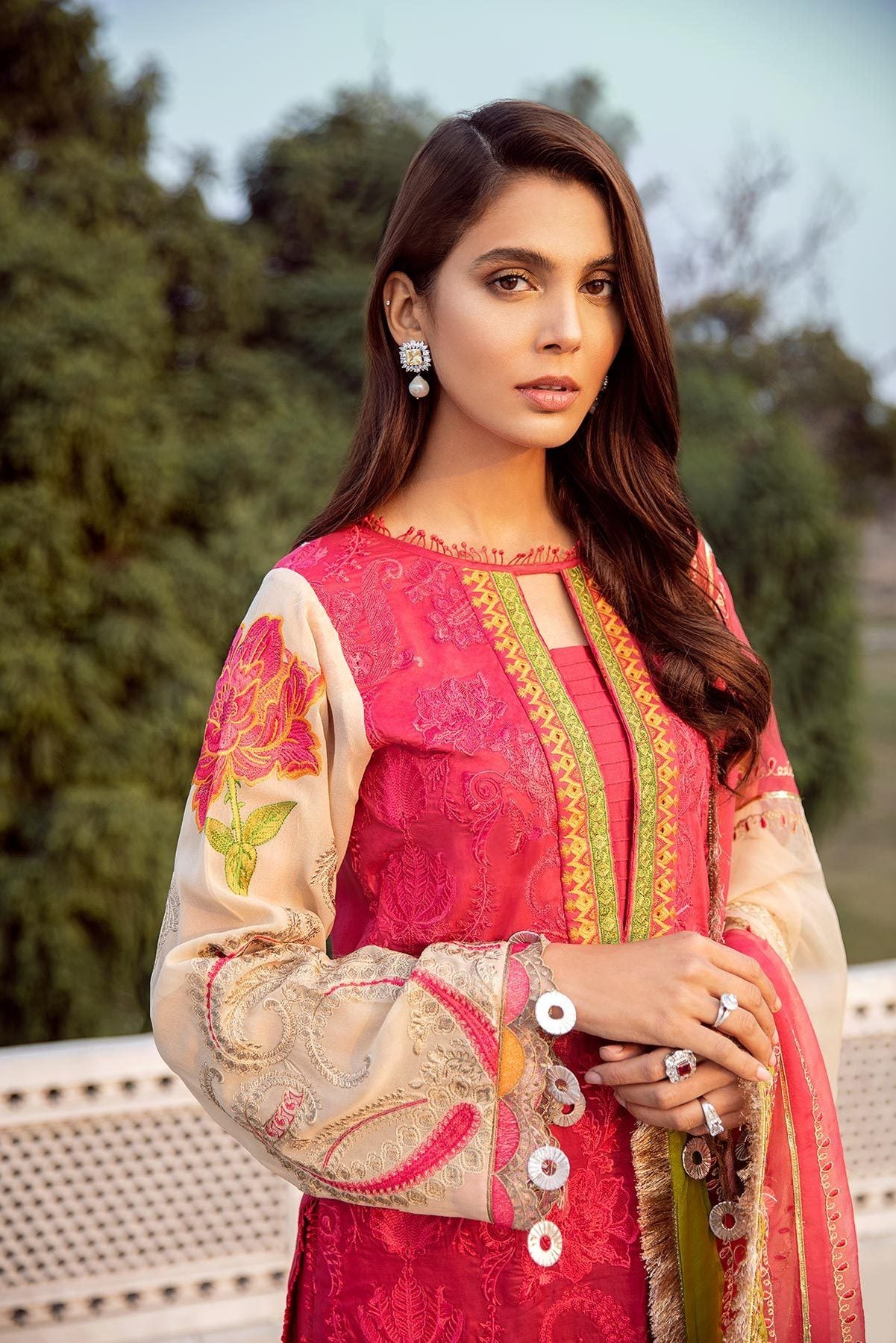 Signature Lawn SS-09 | House of Charizma | Spring Summer Embroidered Lawn 2020