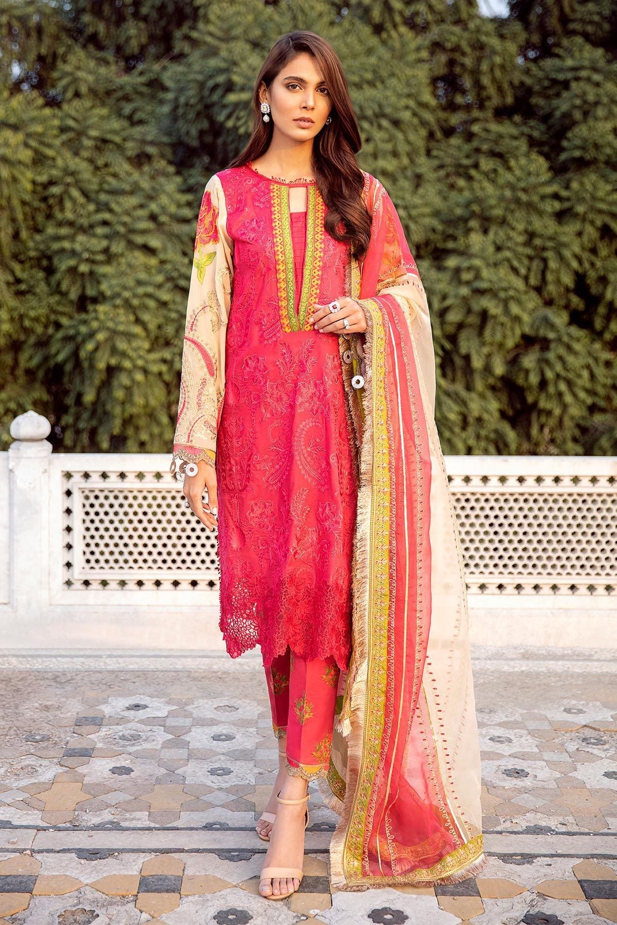 Signature Lawn SS-09 | House of Charizma | Spring Summer Embroidered Lawn 2020