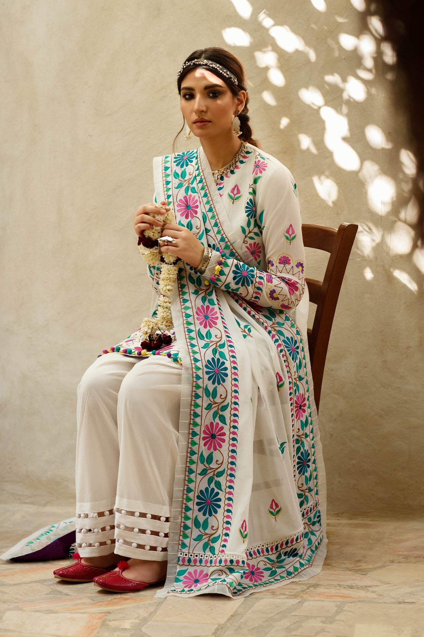 URSIYA (ZL22-07 B) | Zaha | Lawn Volume 1 2022