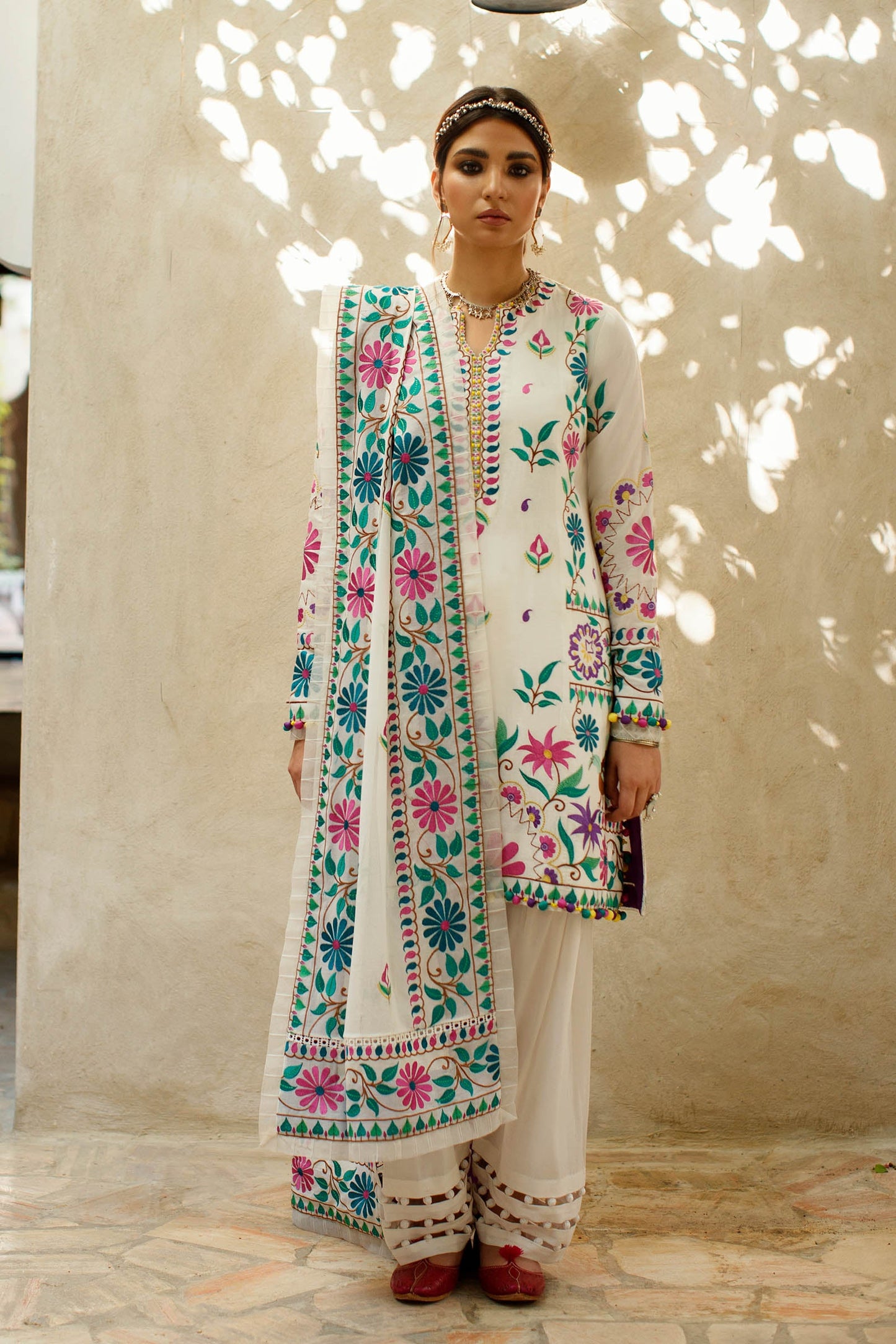 URSIYA (ZL22-07 B) | Zaha | Lawn Volume 1 2022