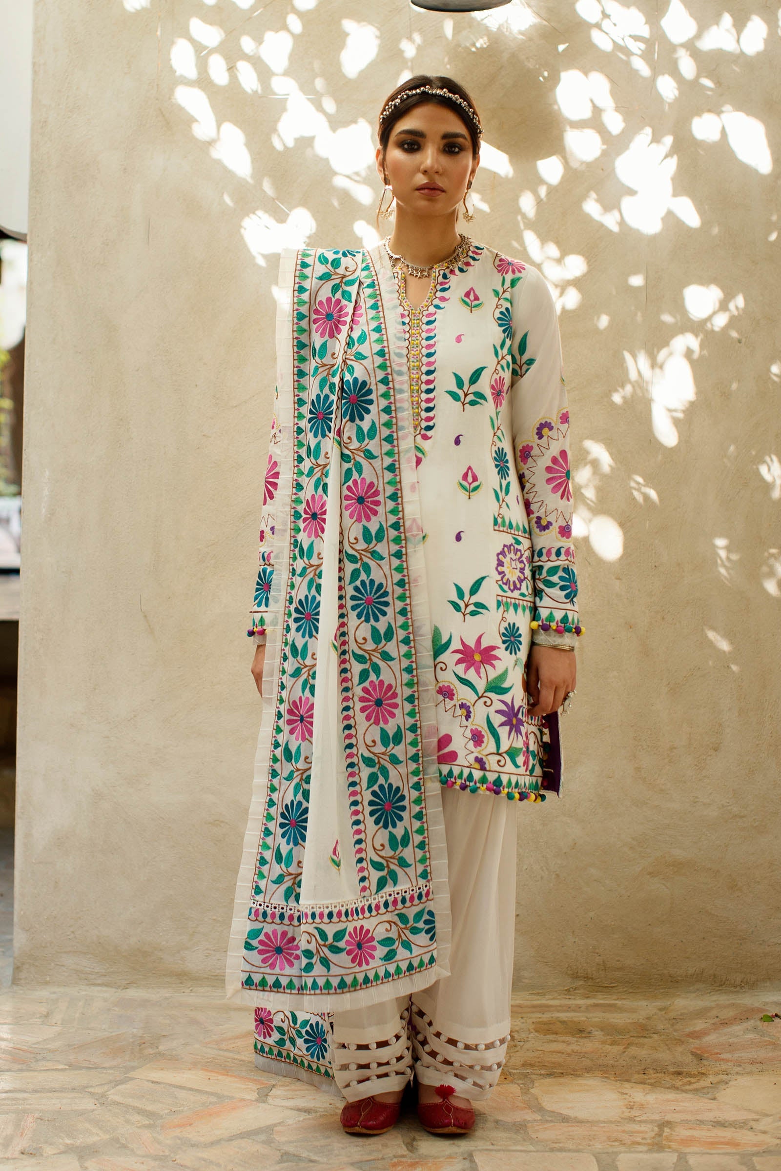 URSIYA (ZL22-07 B) | Zaha | Lawn Volume 1 2022