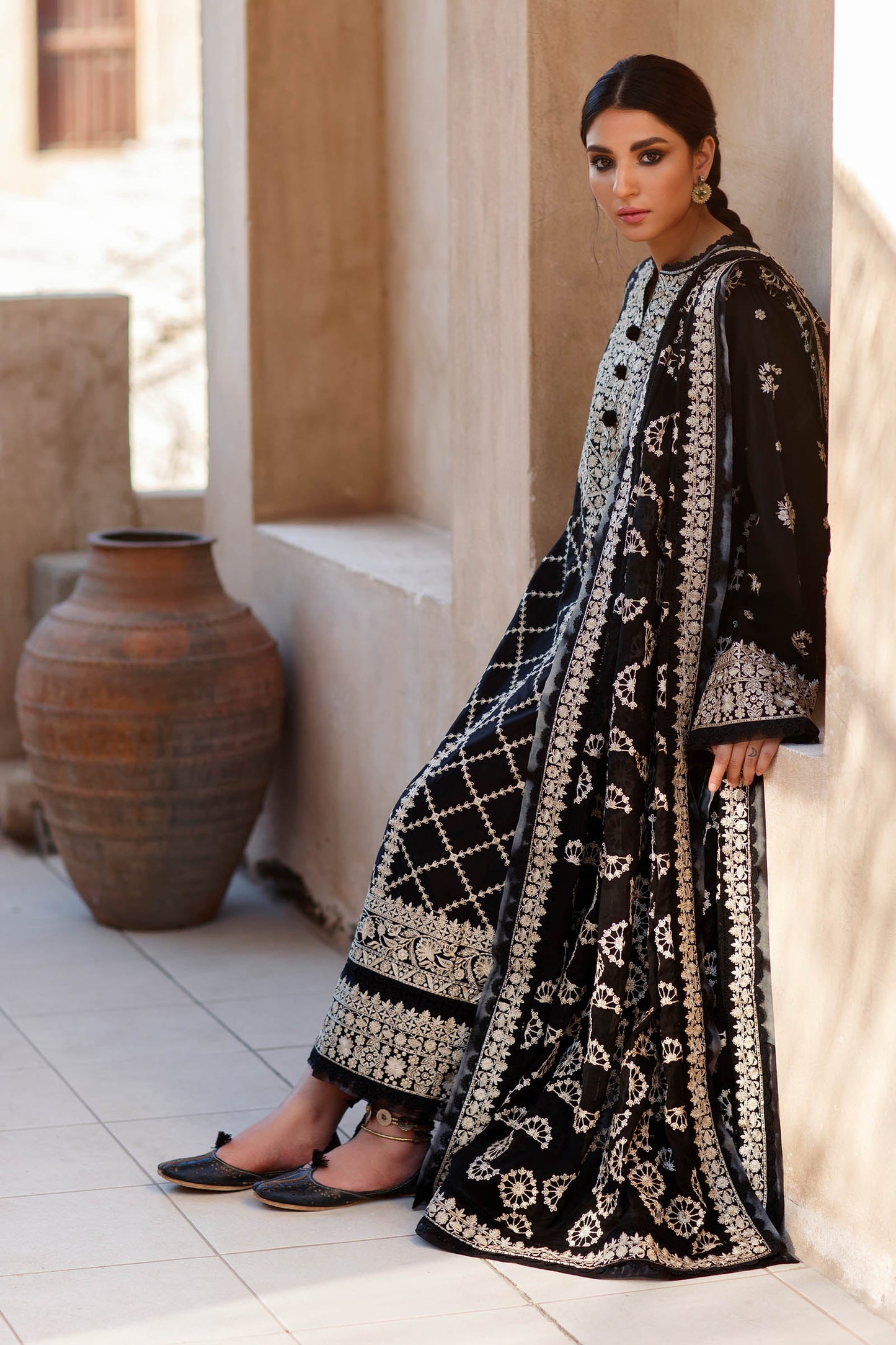ROZHIN (ZL22-12 A) | Zaha | Lawn Volume 1 2022