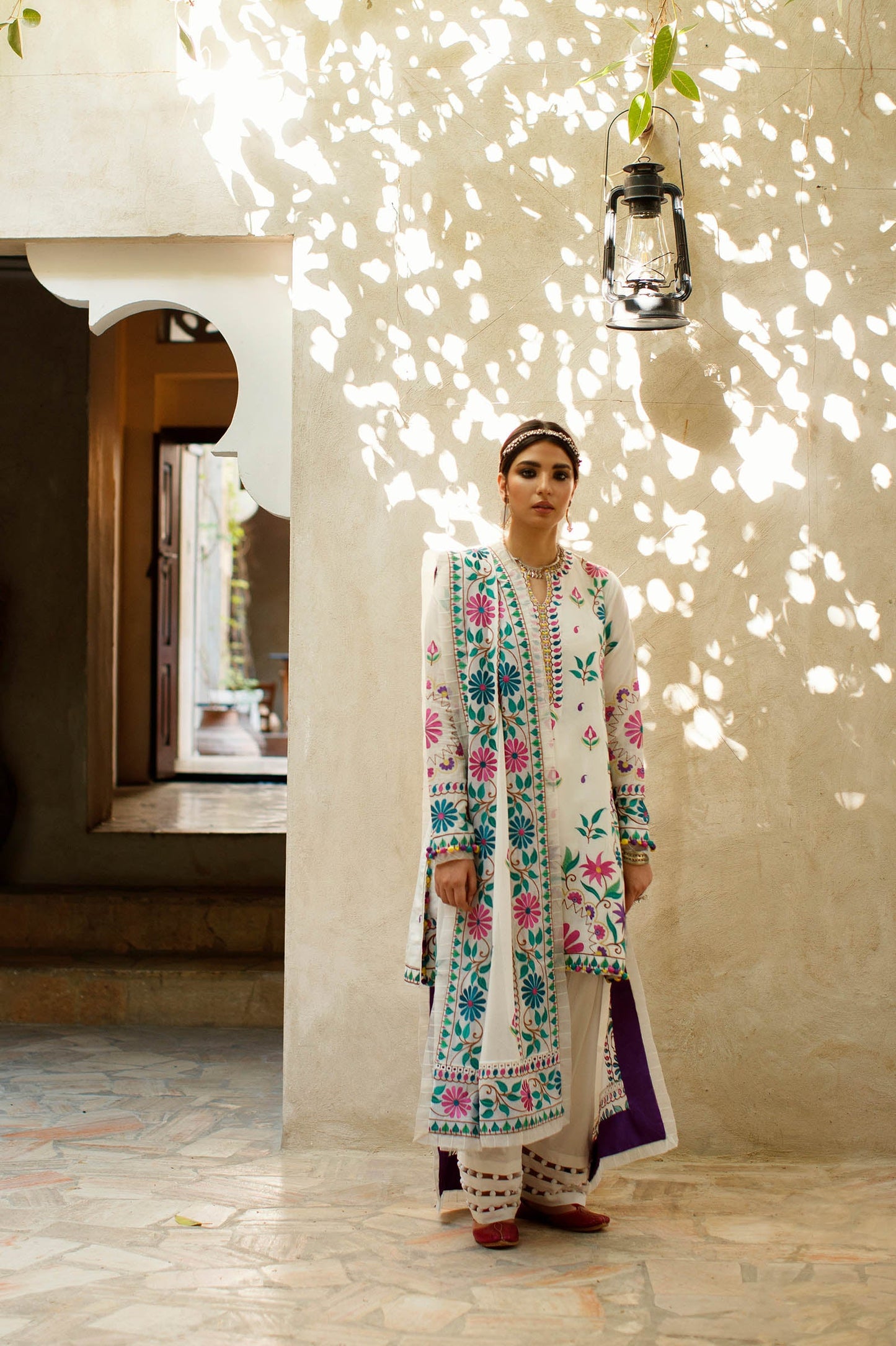 URSIYA (ZL22-07 B) | Zaha | Lawn Volume 1 2022