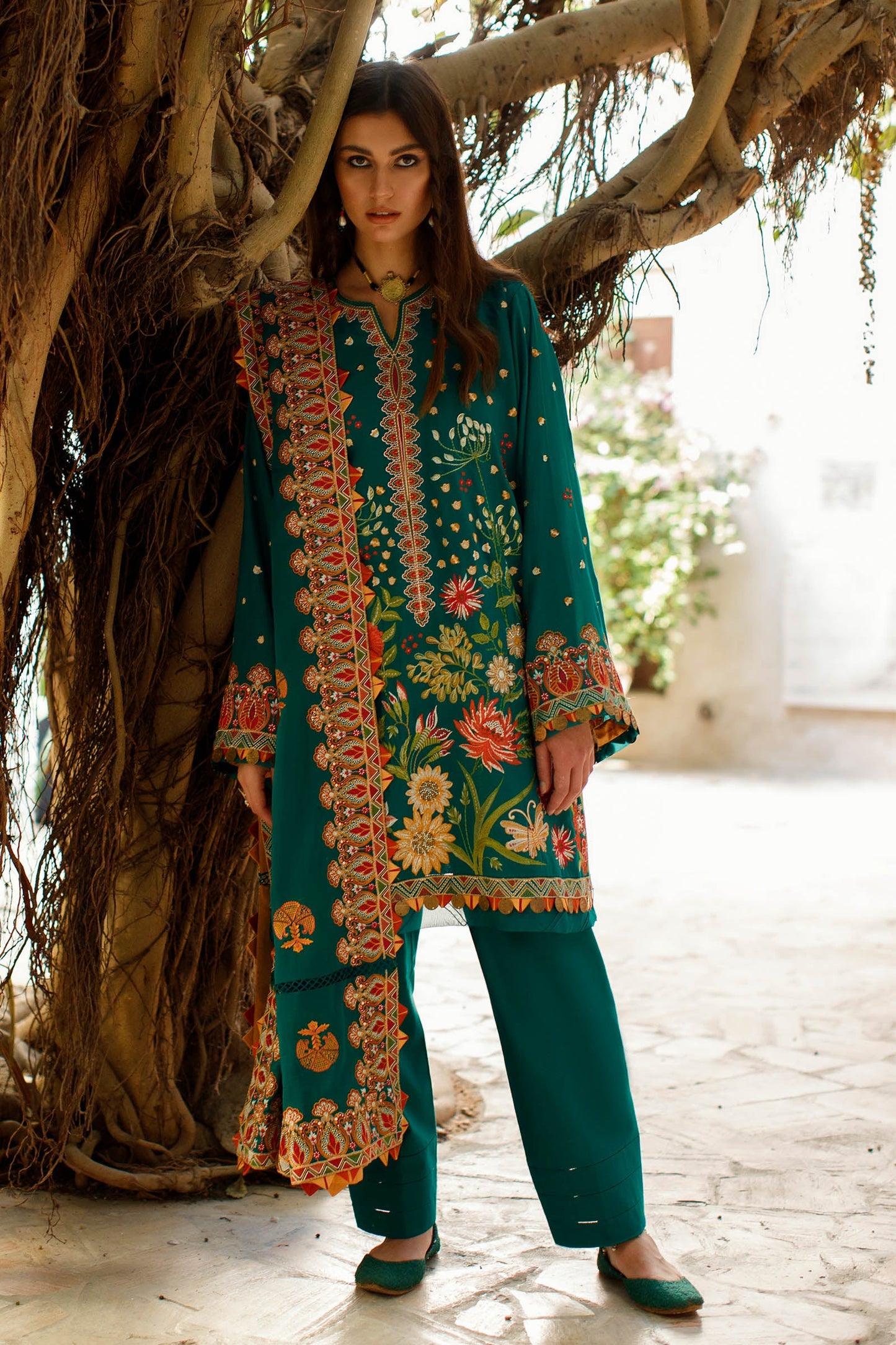 TAVOUS (ZL22 - 9B) | Zaha | Lawn Volume 1 2022