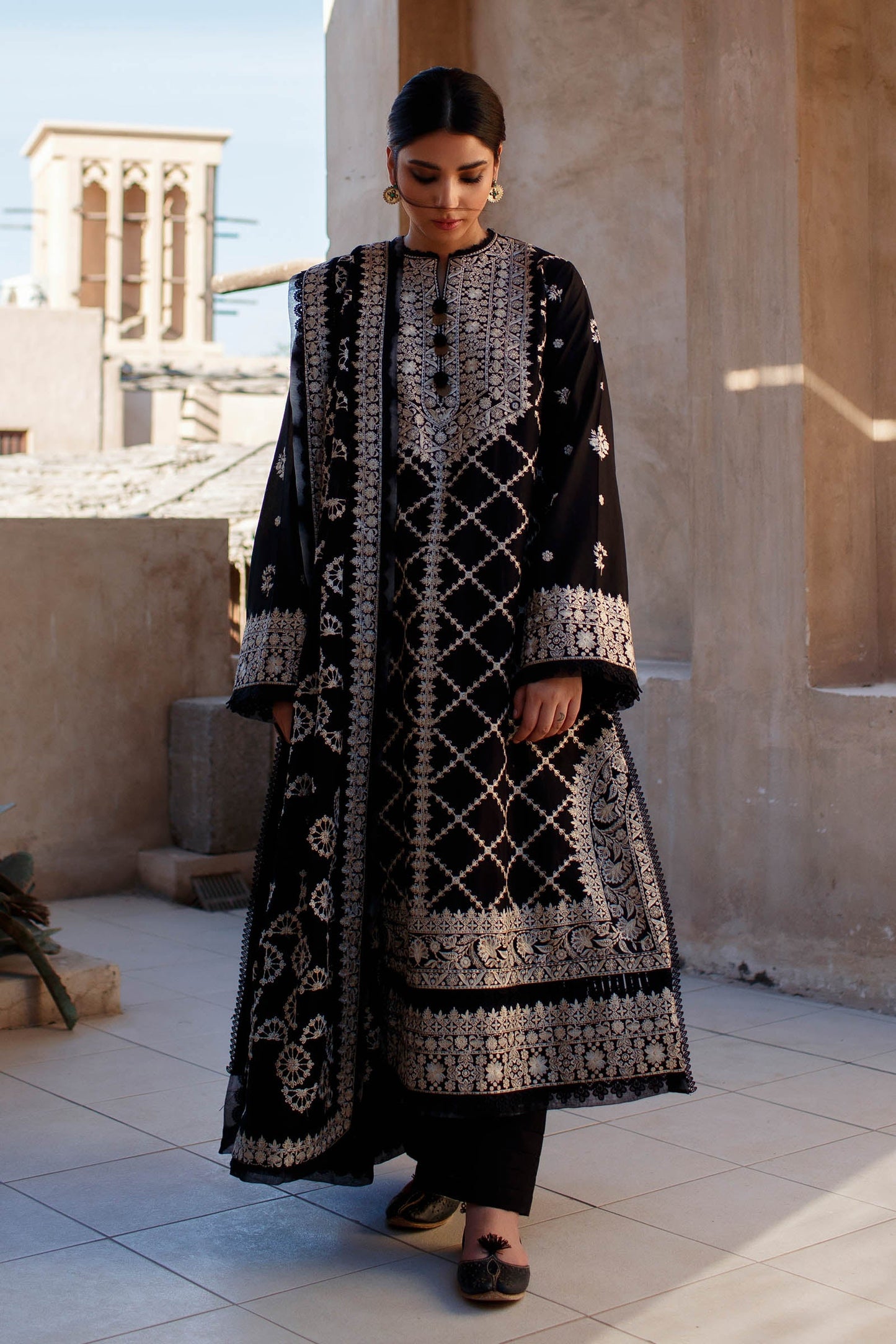 ROZHIN (ZL22-12 A) | Zaha | Lawn Volume 1 2022