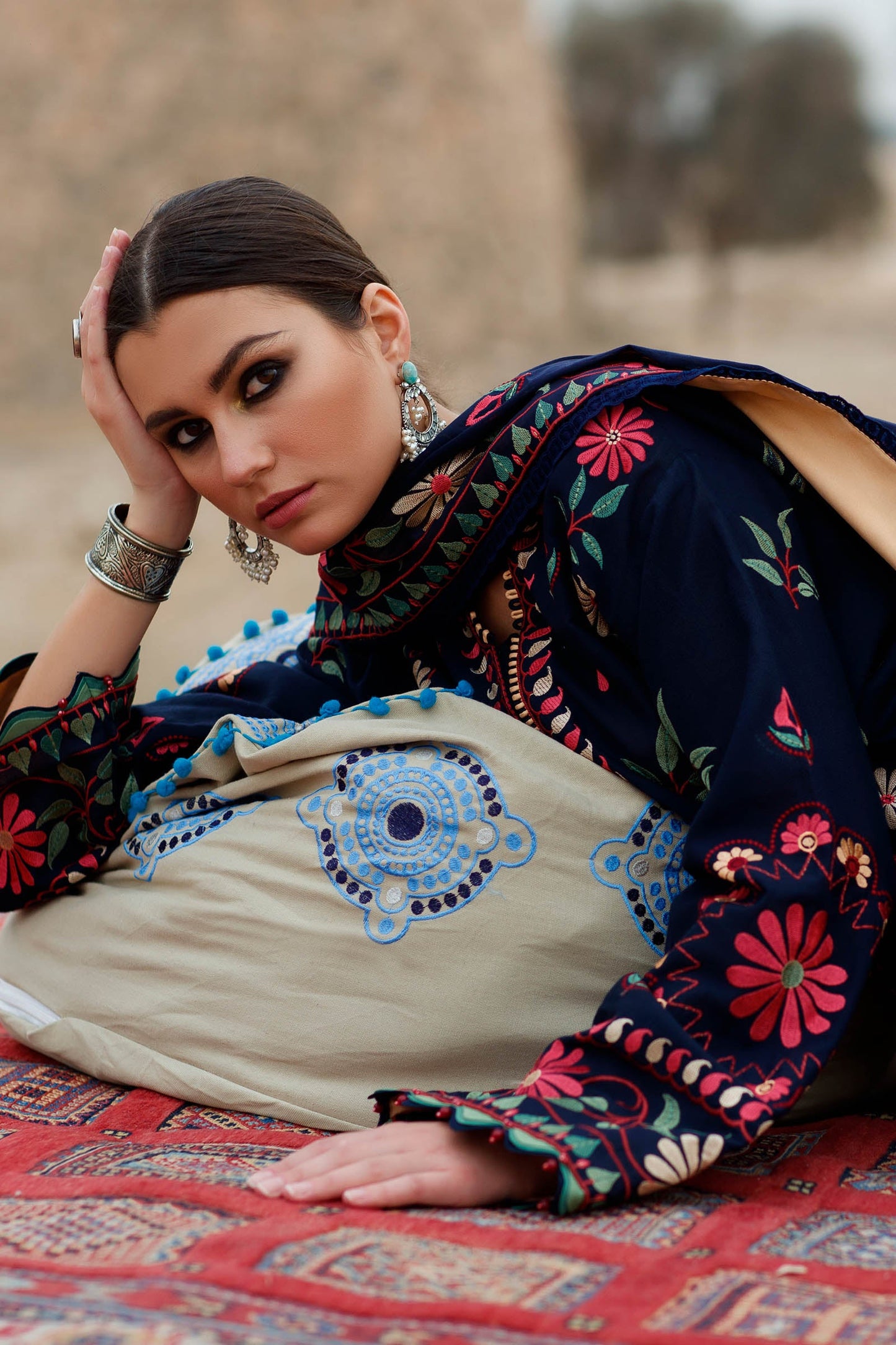 URSIYA (ZL22-07 A) | Zaha | Lawn Volume 1 2022
