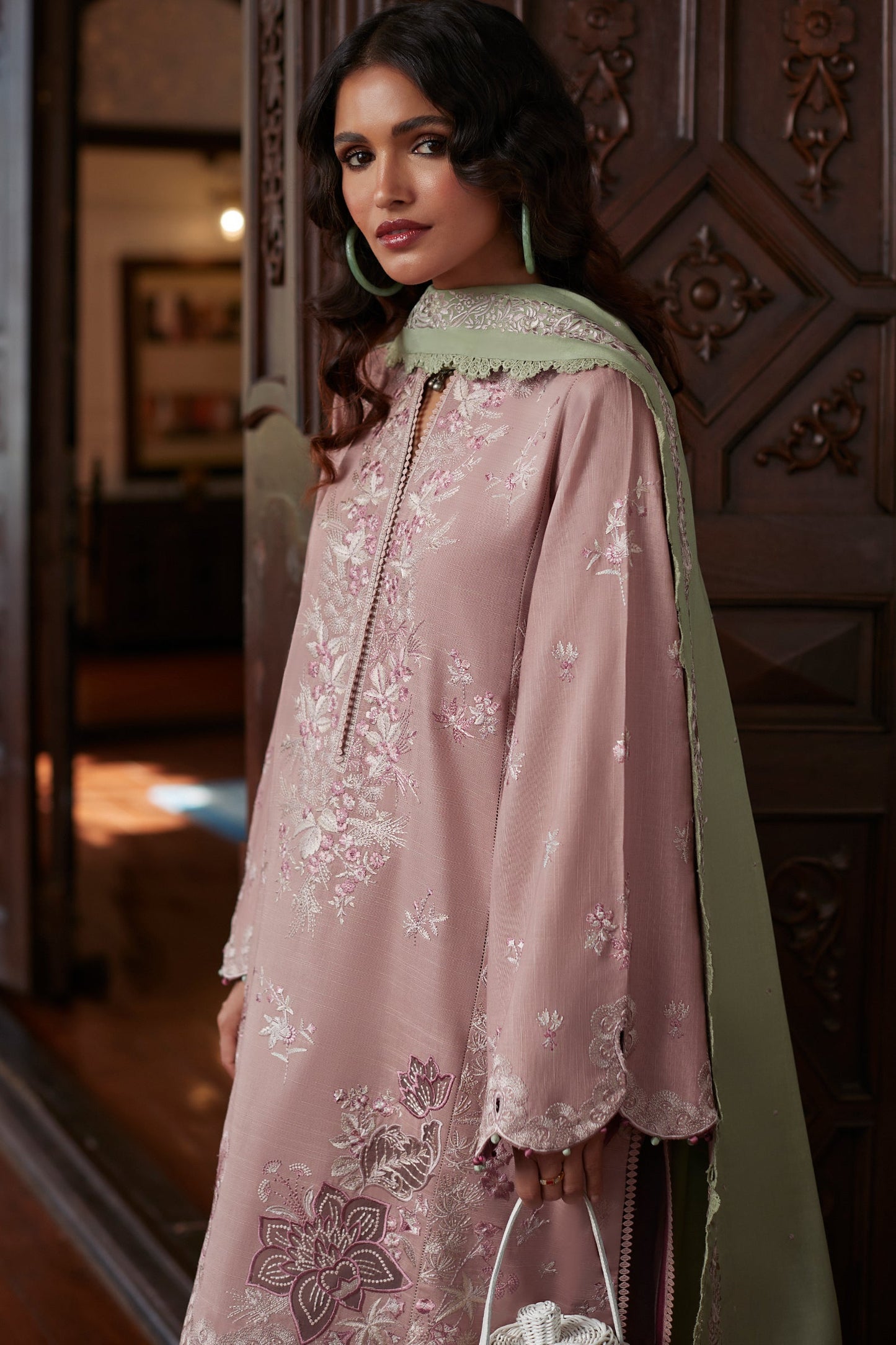 Esana (ZW22-15) | Zaha | Winter Collection 2022