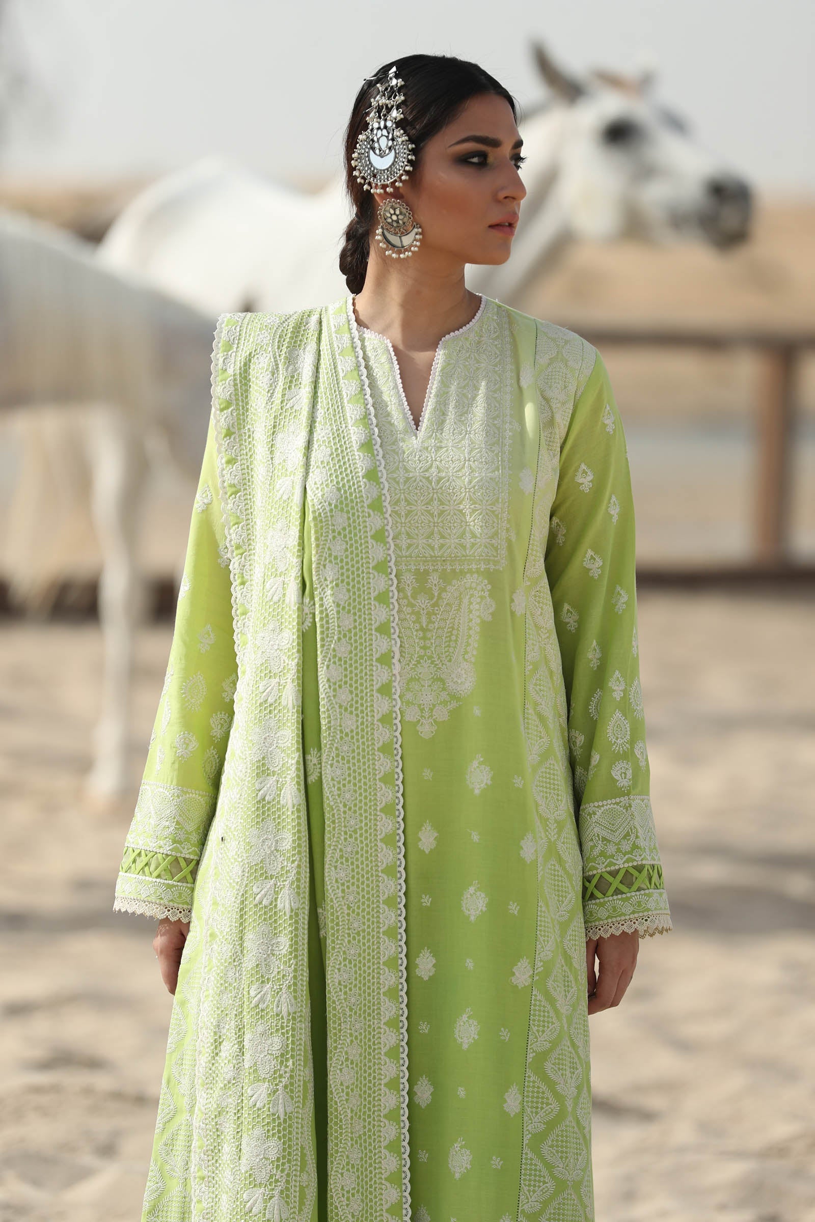 PARISA (ZL22-03 A) | Zaha | Lawn Volume 1 2022