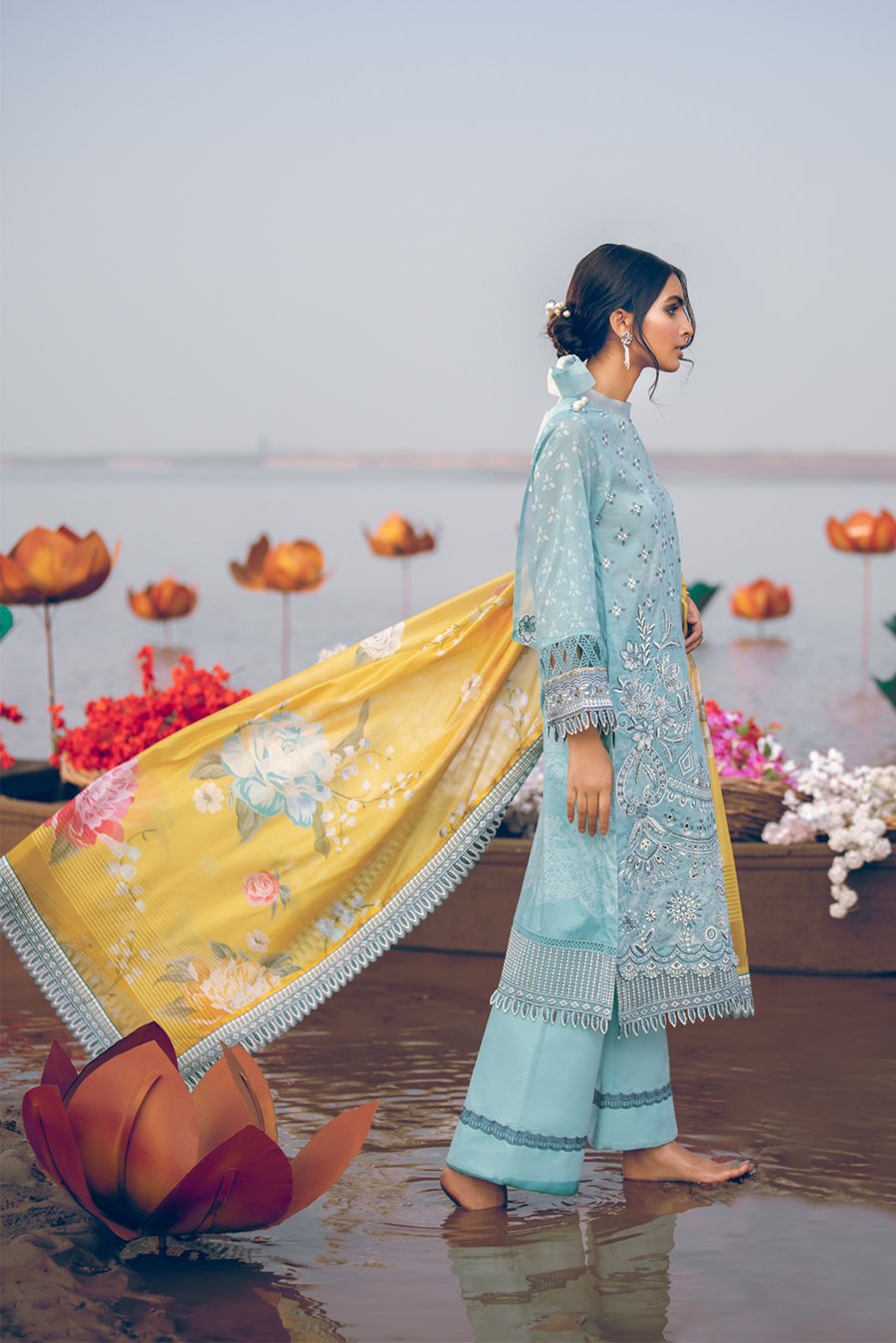 IL21-02 Marine | Iznik | Luxury Lawn 2021