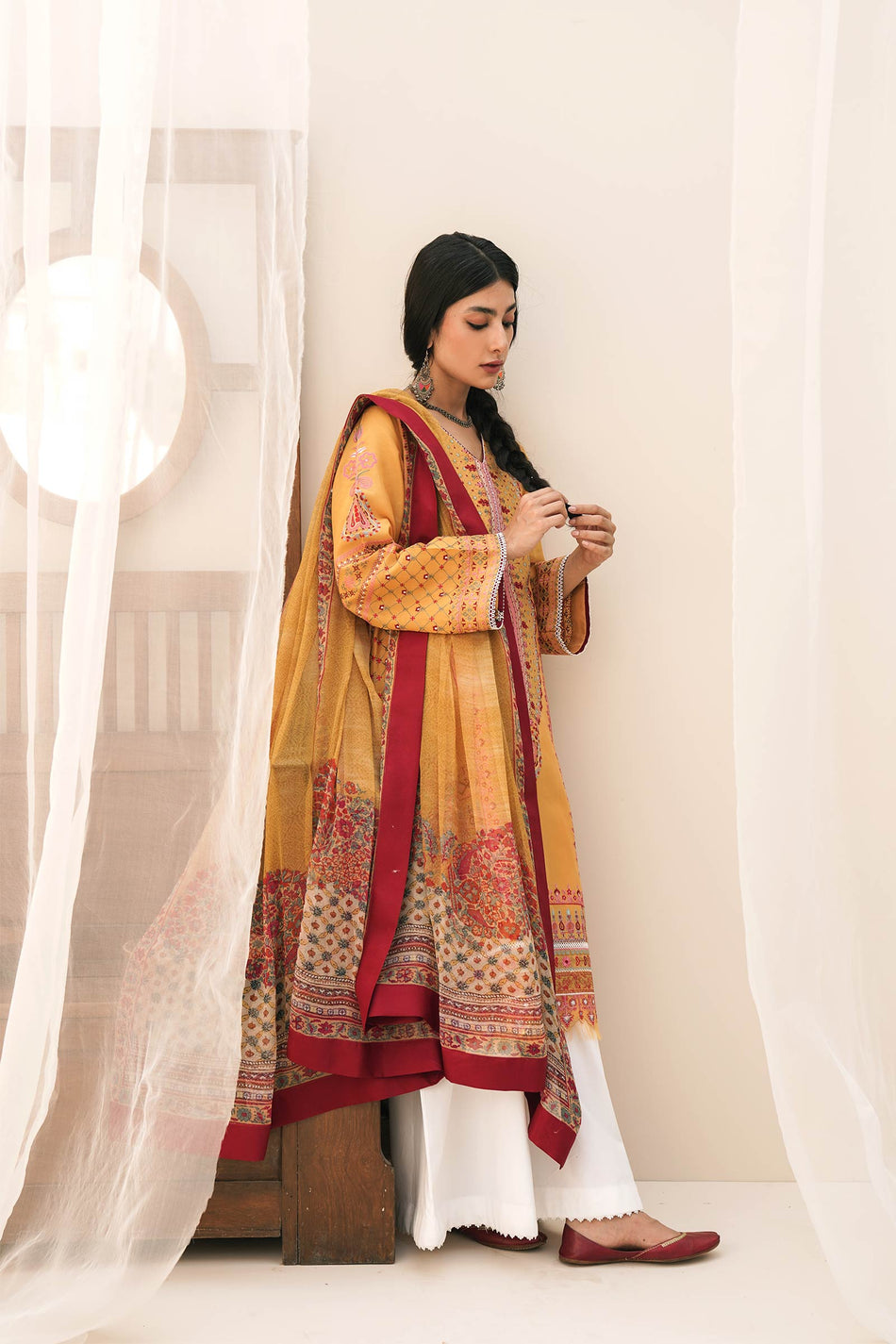 Abroo - 13A | Zara Shahjahan | Eid Luxury Lawn 2022