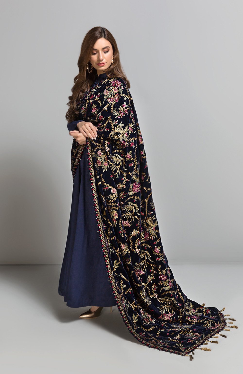 VS-03 (Baroque Velvet Shawls Collection)