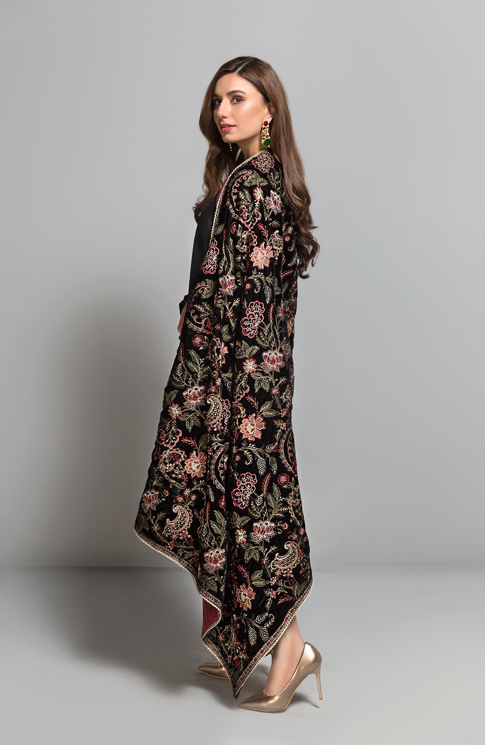 VS-04 (Baroque Velvet Shawls Collection)