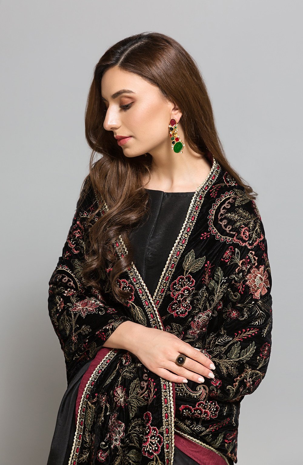 VS-04 (Baroque Velvet Shawls Collection)