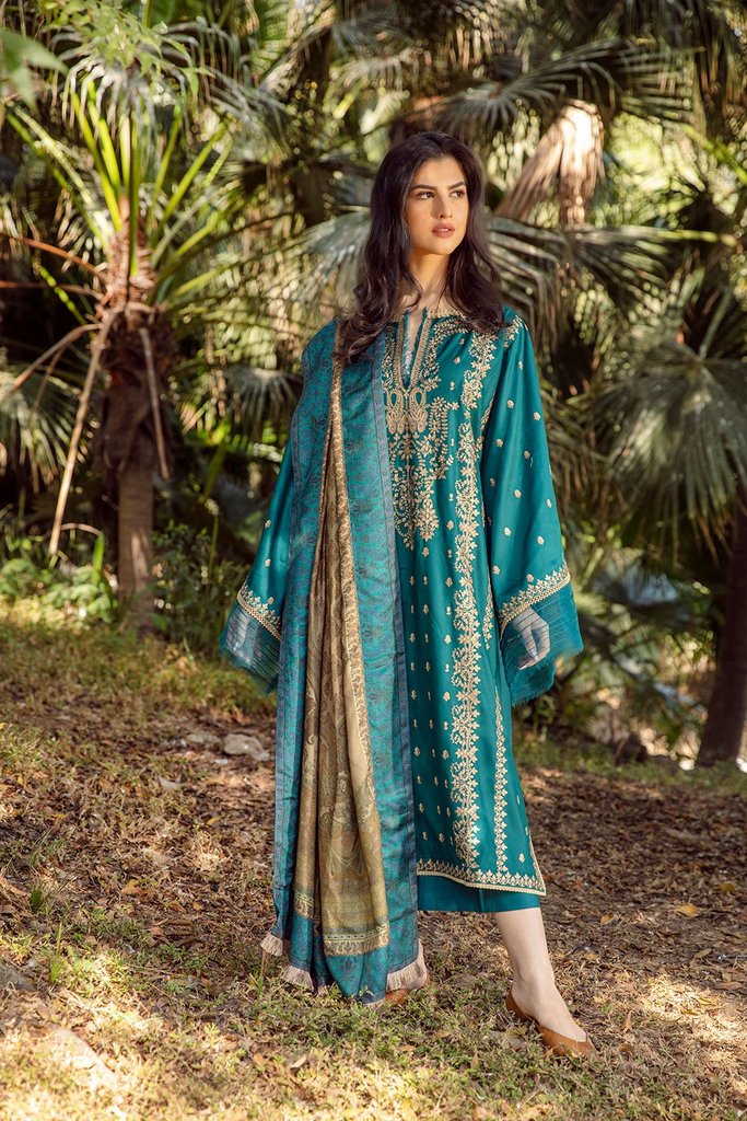 Design 3B | Sobia Nazir | Winter Shawl 2021