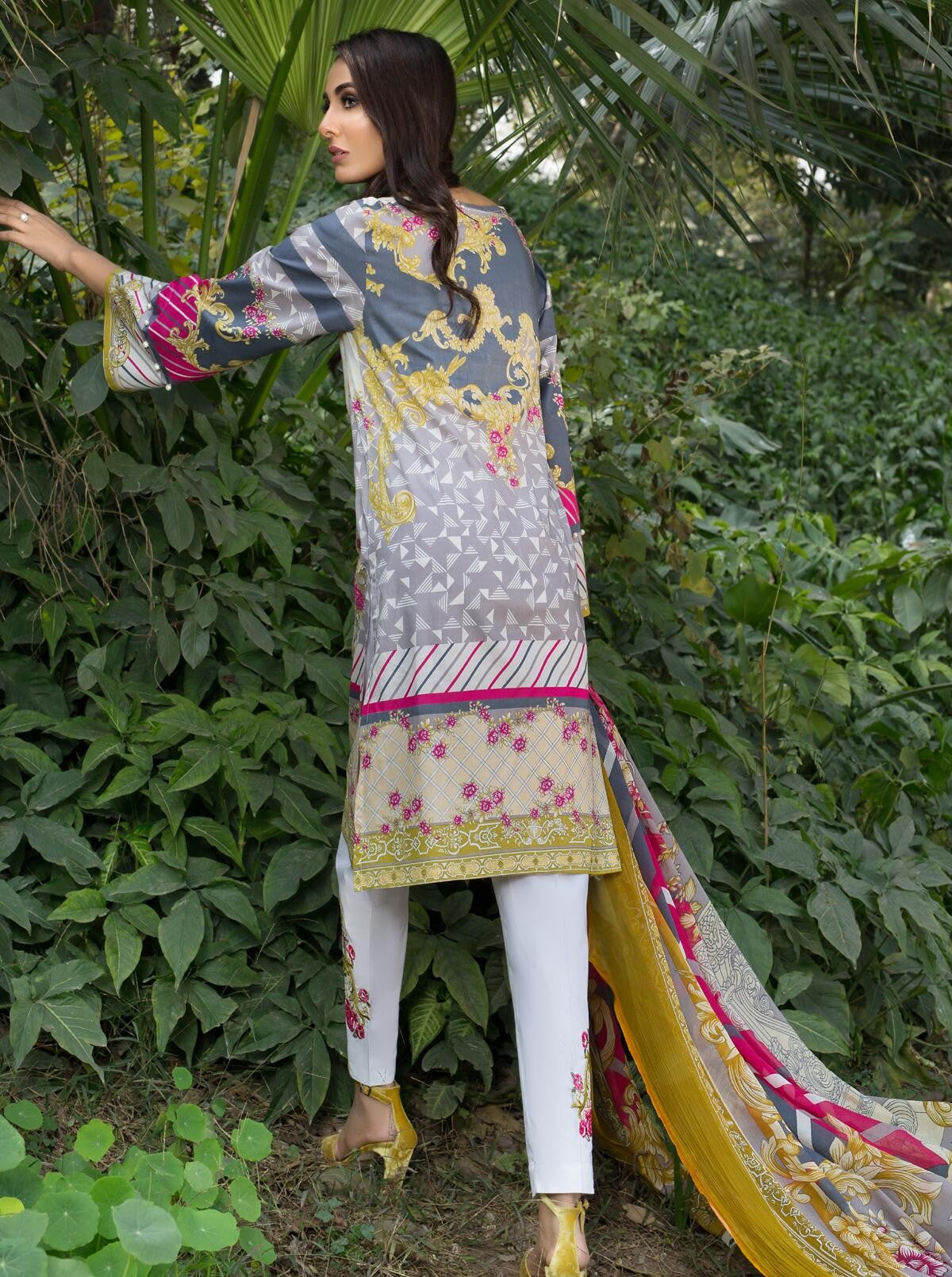 Regal Rose (Lawn - 3 Piece) by Beech Tree