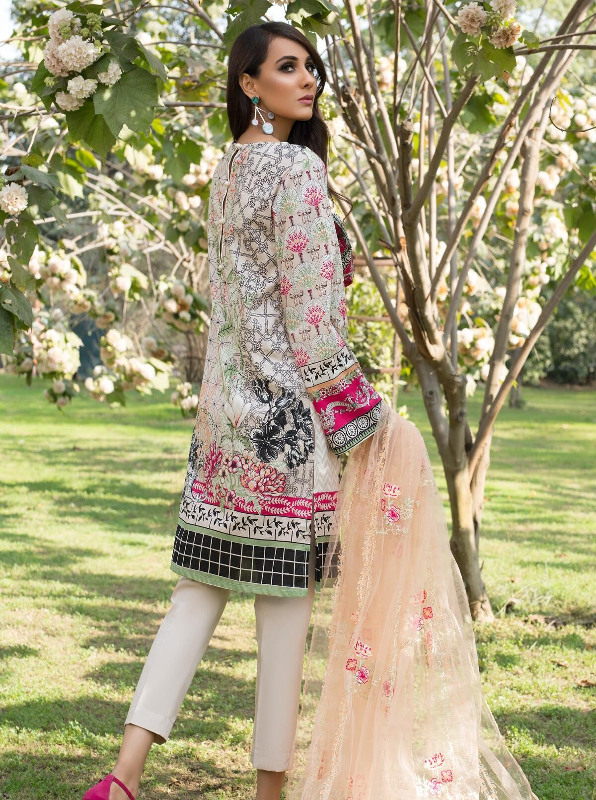 Contessa Blossom (Lawn - 3 Piece) by Beech Tree