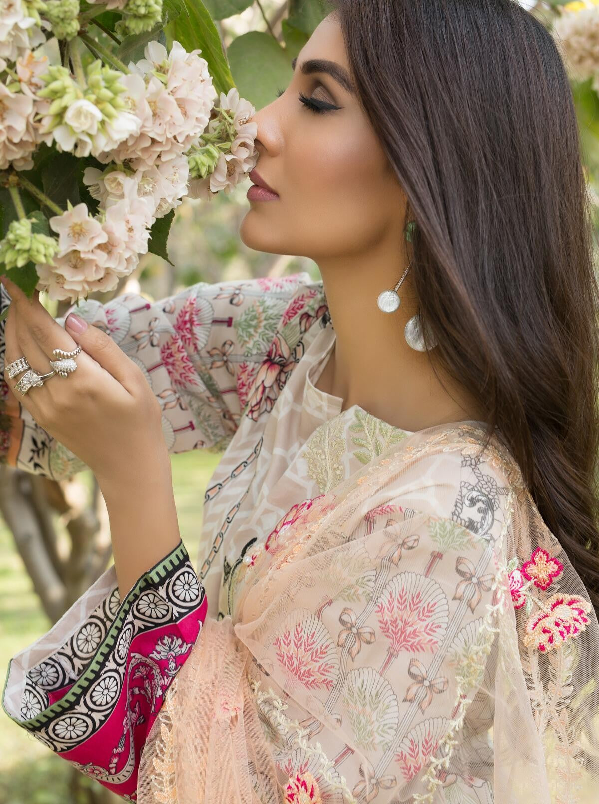 Contessa Blossom (Lawn - 3 Piece) by Beech Tree