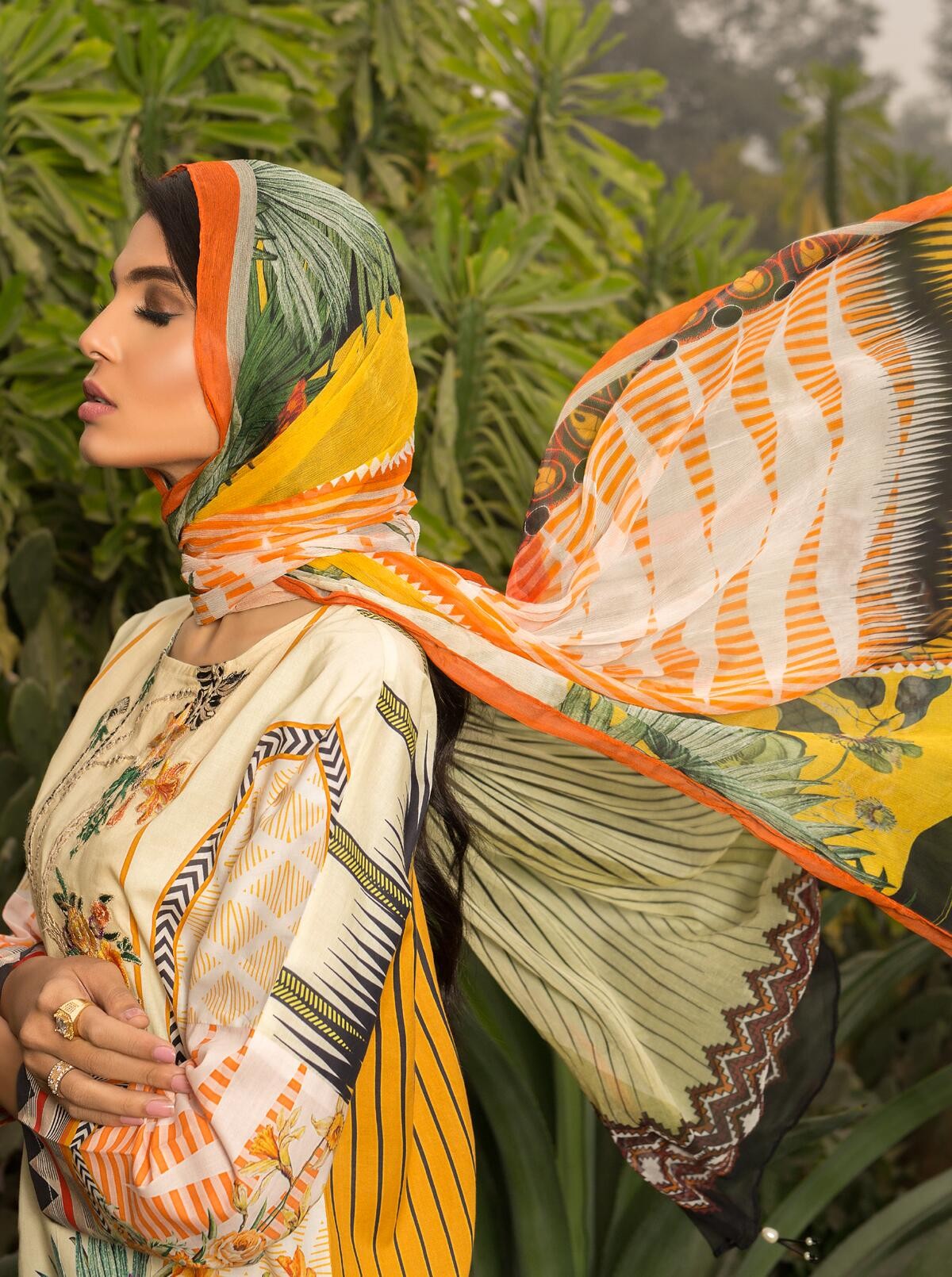 Tangerine Chase (Lawn - 3 Piece) by Beech Tree