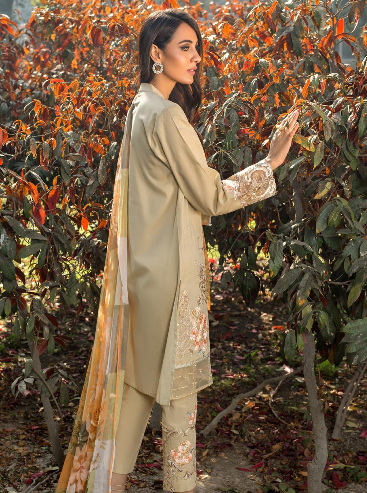 Salmon Spark (Lawn - 3 Piece) by Beech Tree