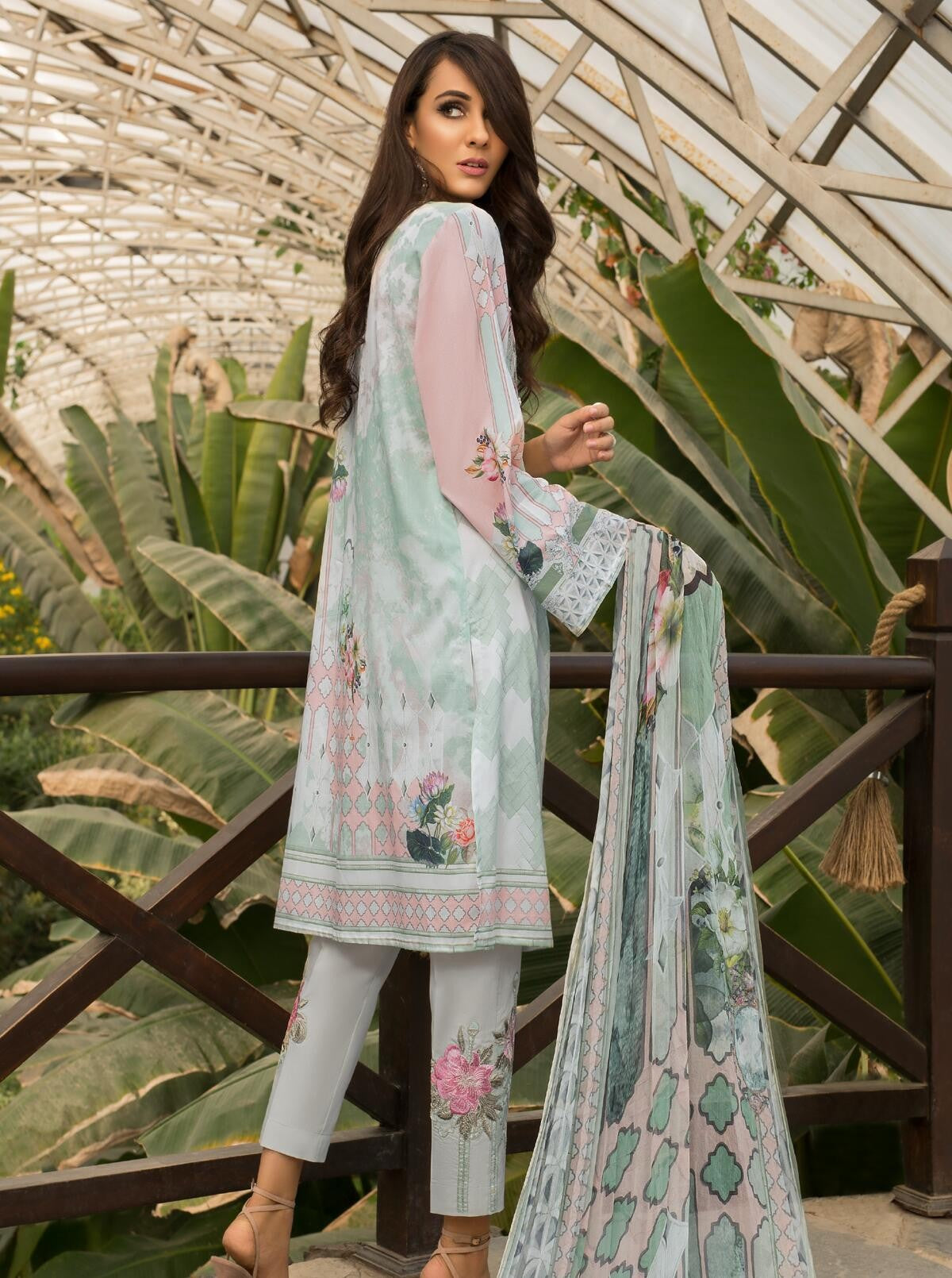 Opal Glow Lawn (3 Piece) by Beech Tree