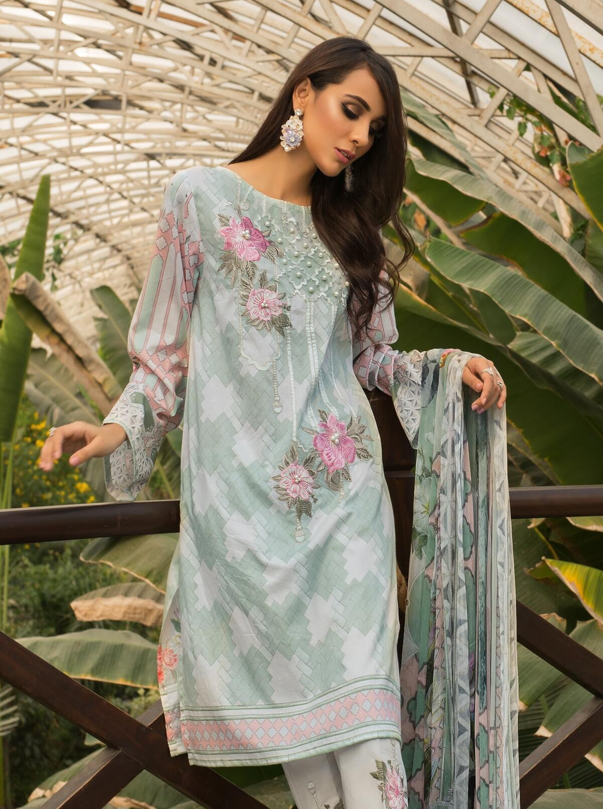 Opal Glow Lawn (3 Piece) by Beech Tree