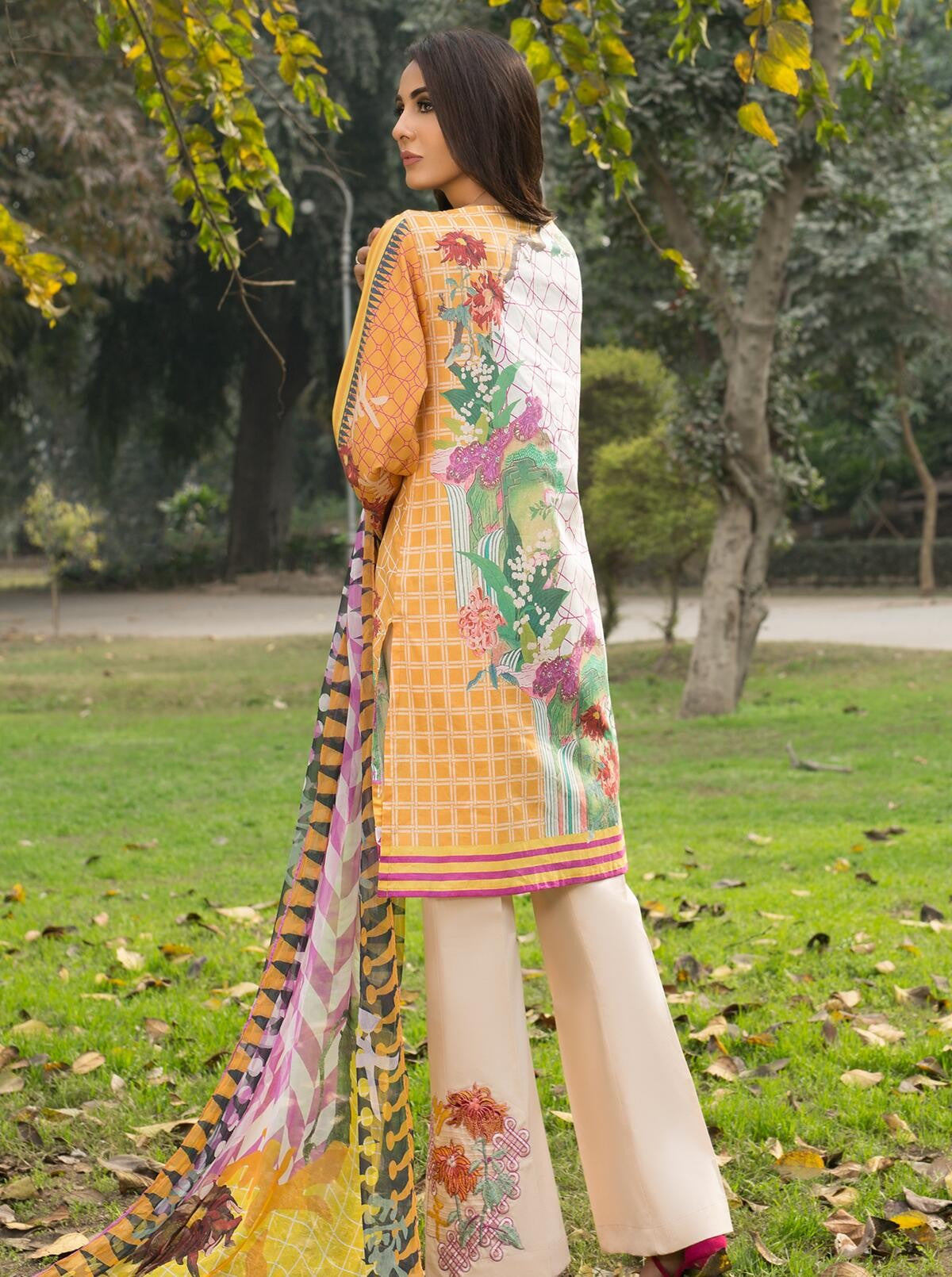 Mustard Fields Lawn (3 Piece) by Beech Tree