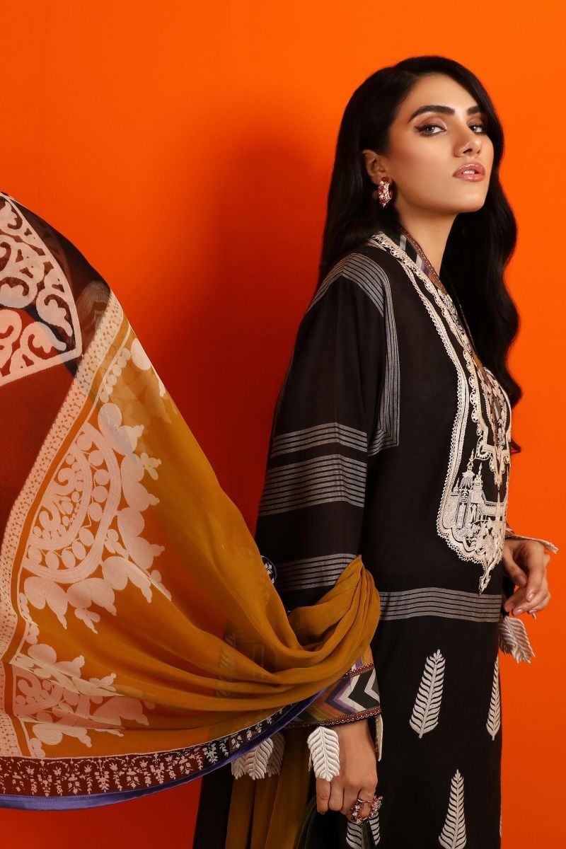 02 (Sana Safinaz Pre-Fall'19 Collection)