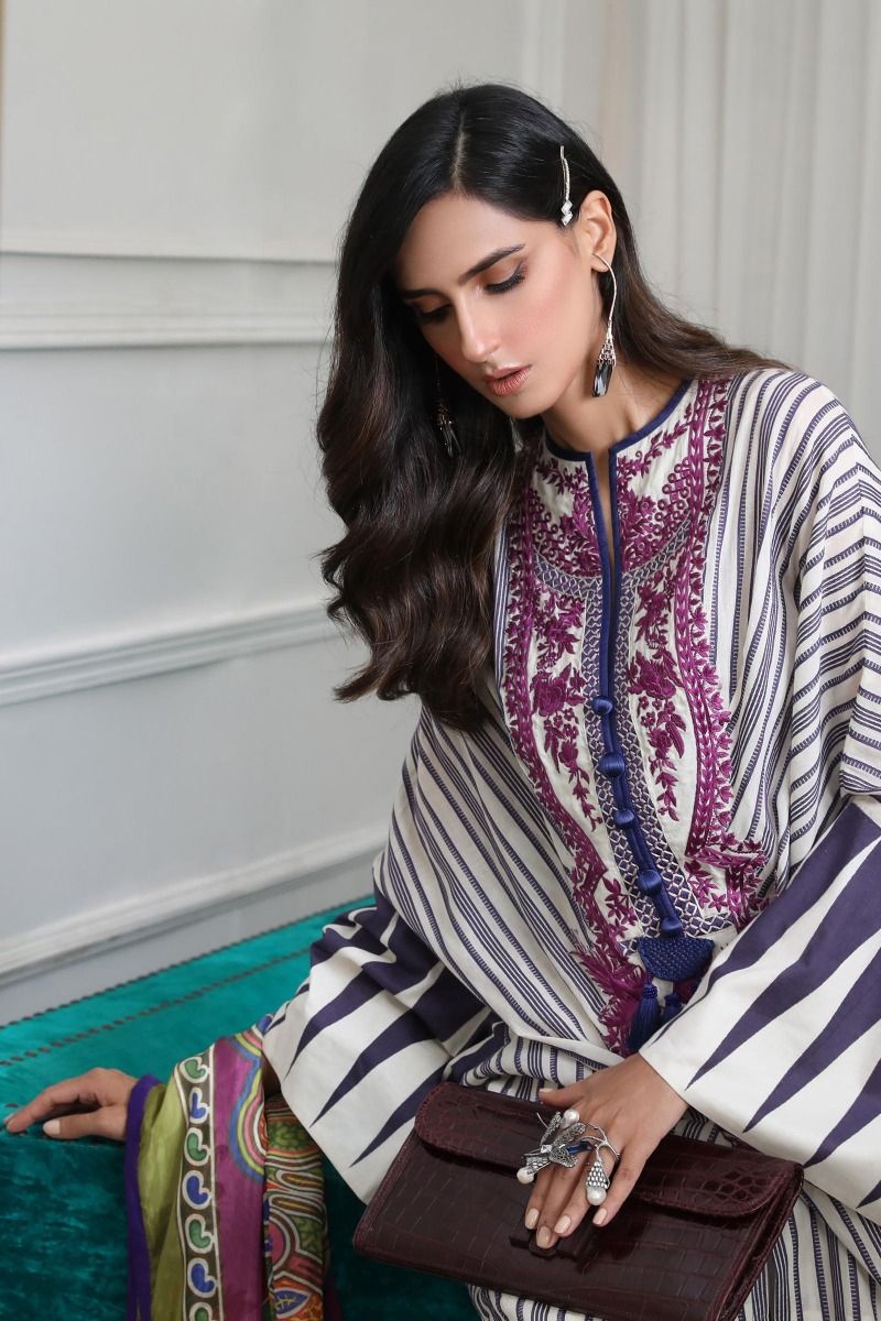 04 (Sana Safinaz Pre-Fall'19 Collection)
