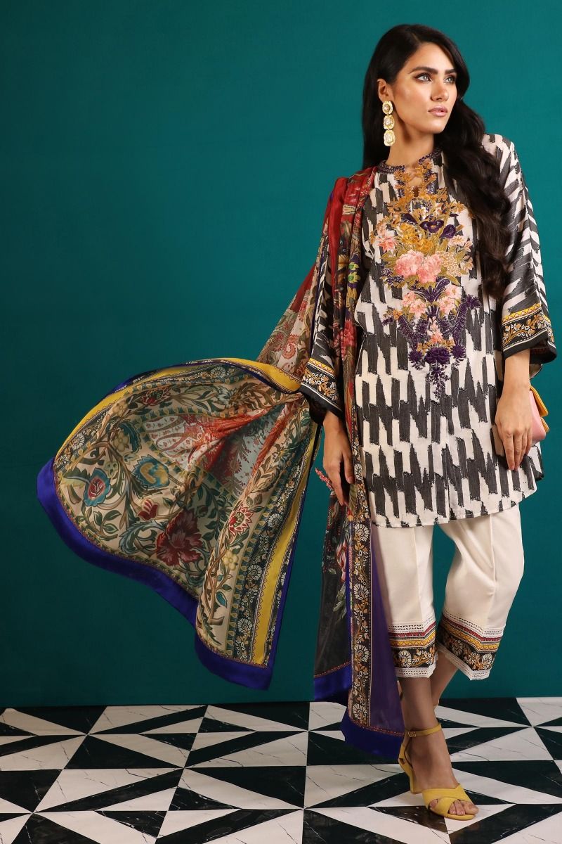 06 (Sana Safinaz Pre-Fall'19 Collection)