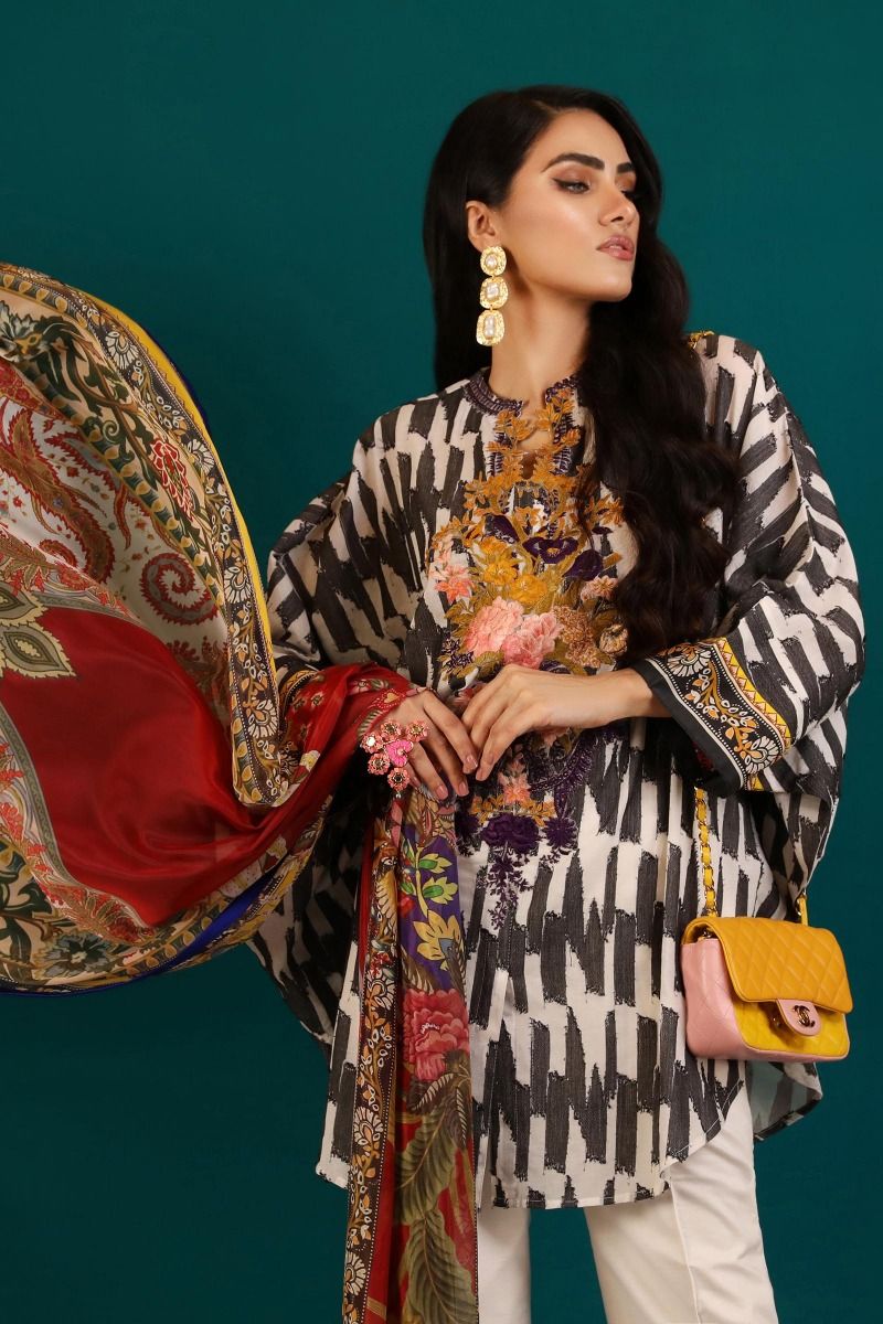 06 (Sana Safinaz Pre-Fall'19 Collection)