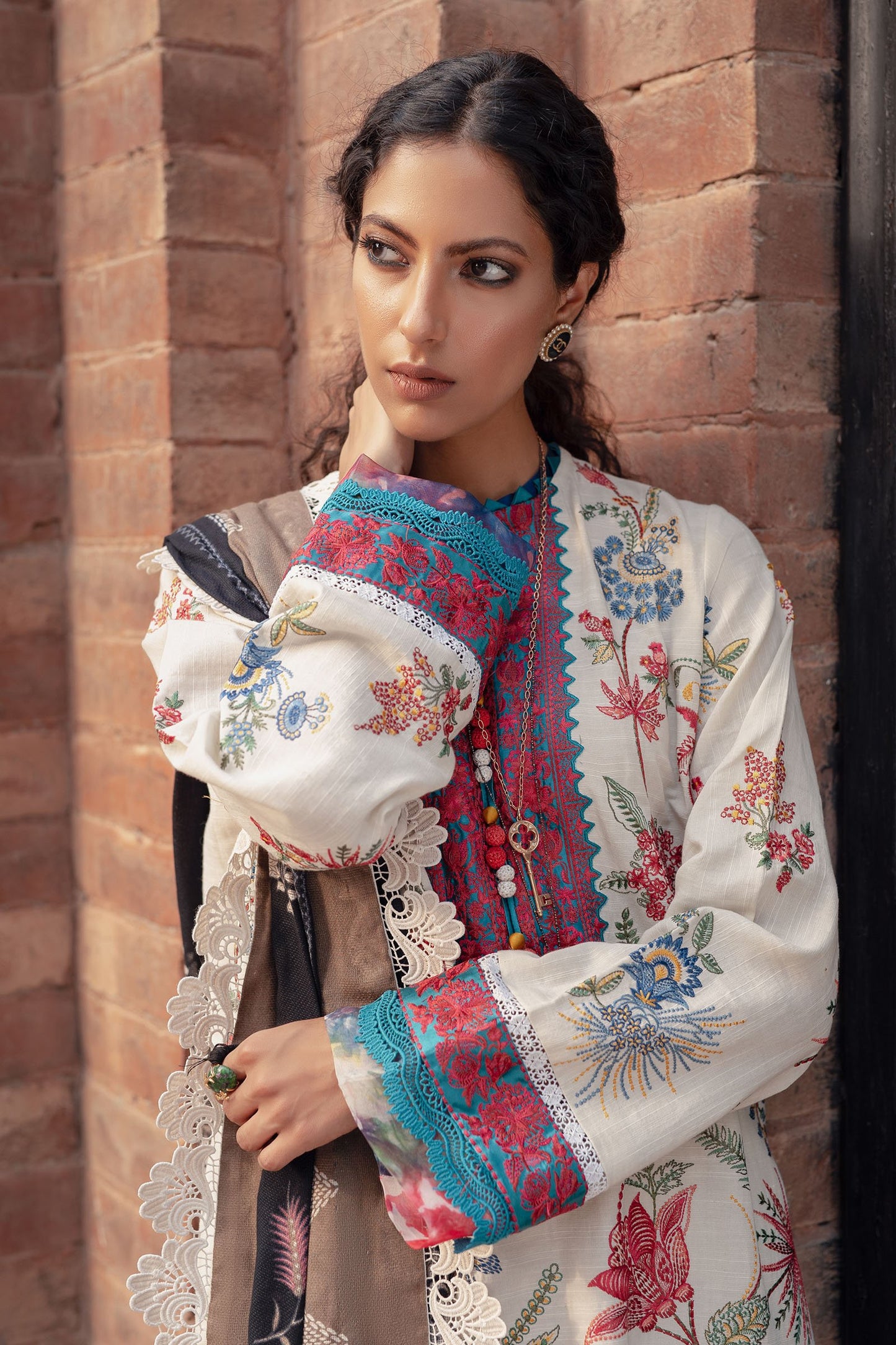 Pareeha (ZW20-06) | Zaha | Modern Scapes | Winter'20