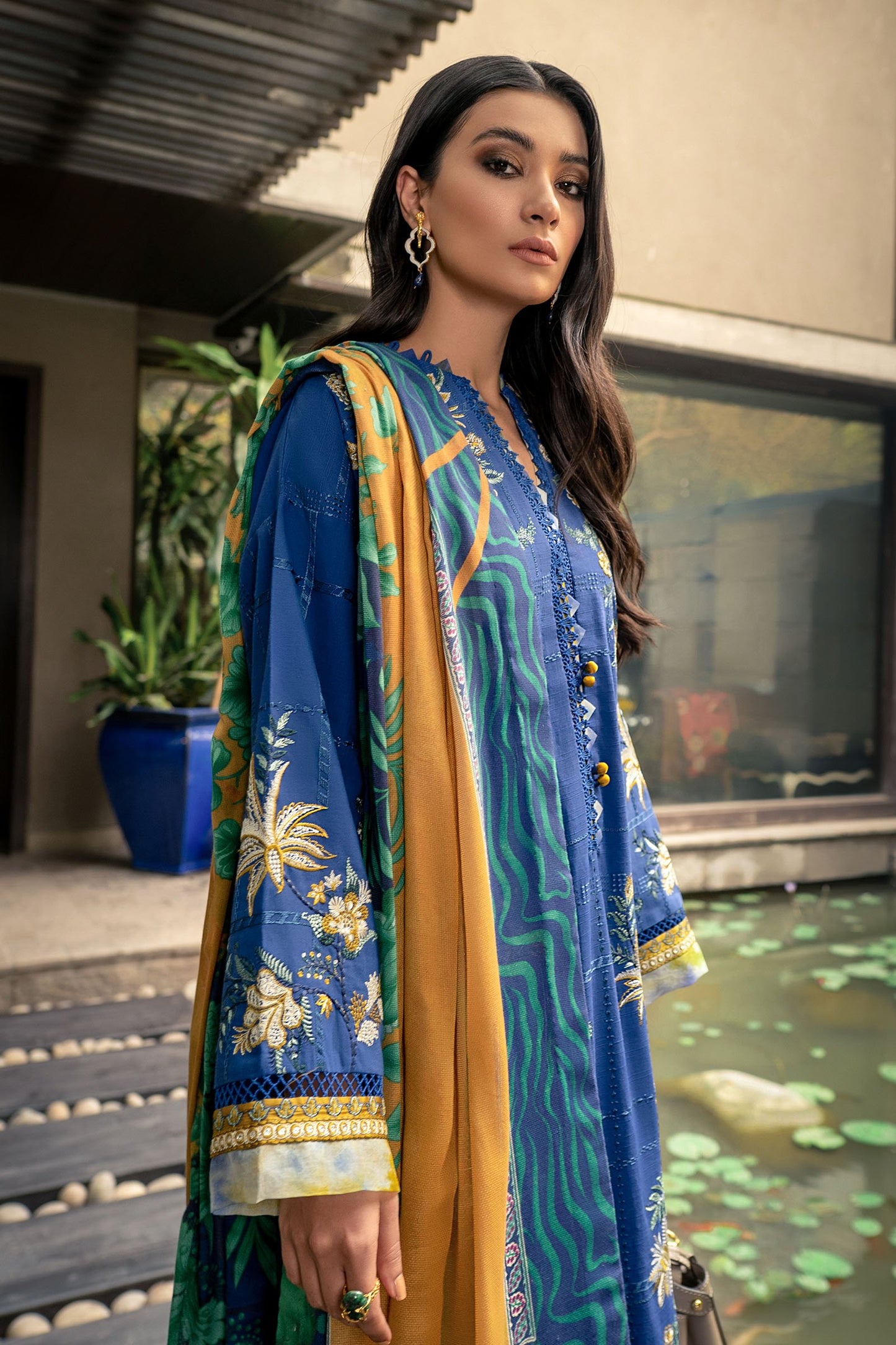 Bareen (ZW20-11) | Zaha | Modern Scapes | Winter'20