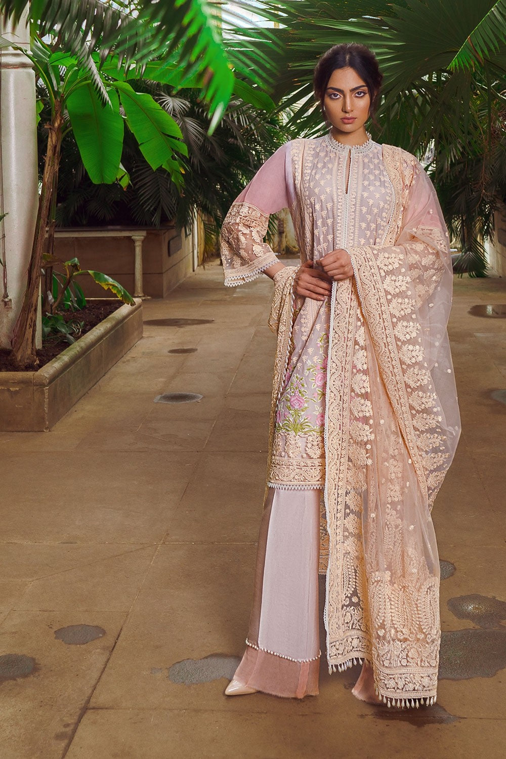 4-A Sobia Nazir Luxury Lawn 2019