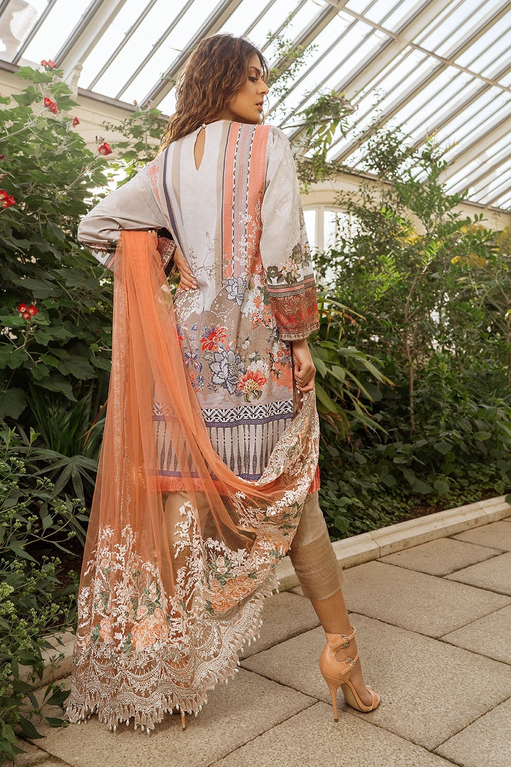 5-A Sobia Nazir Luxury Lawn 2019