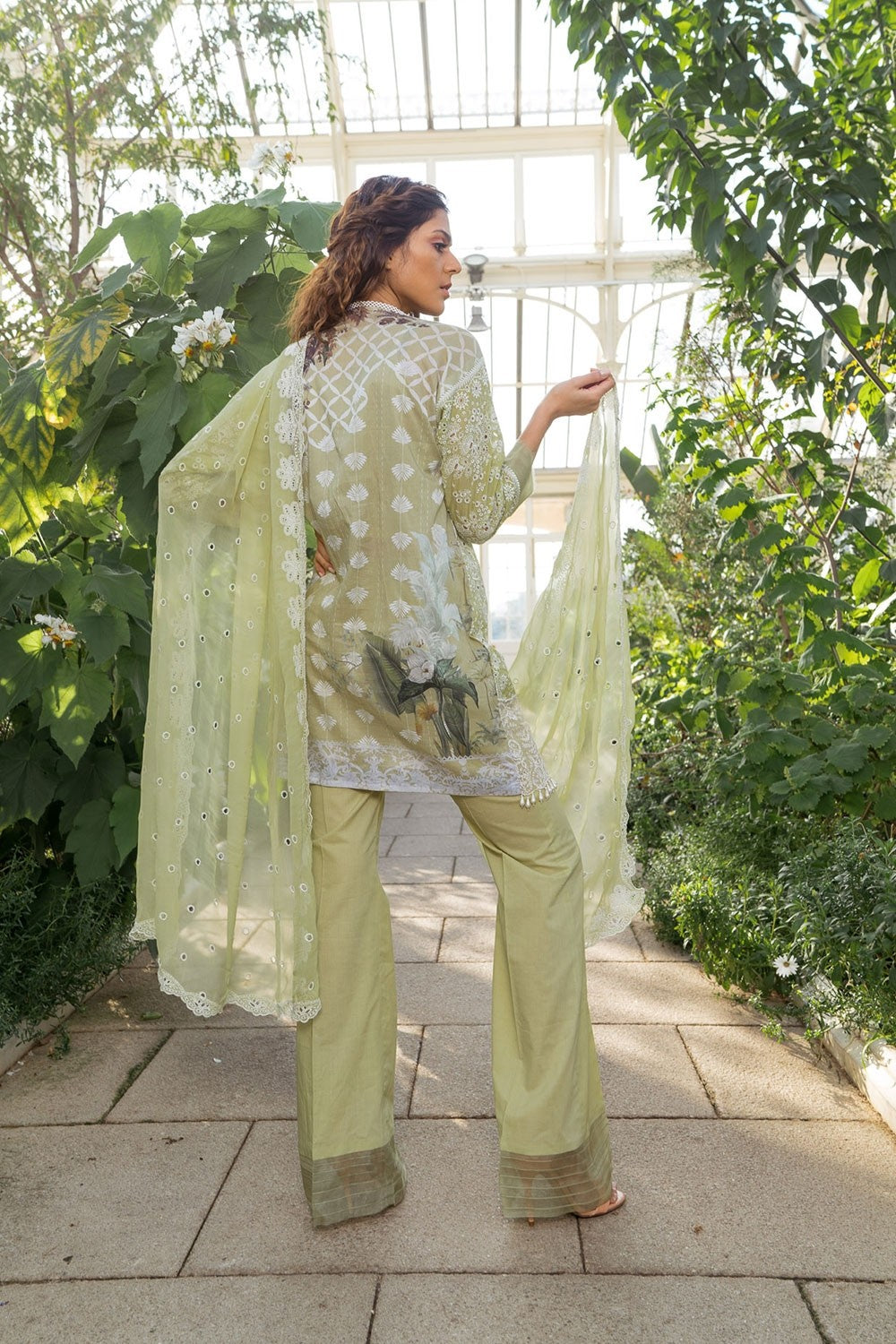 6-B Sobia Nazir Luxury Lawn 2019
