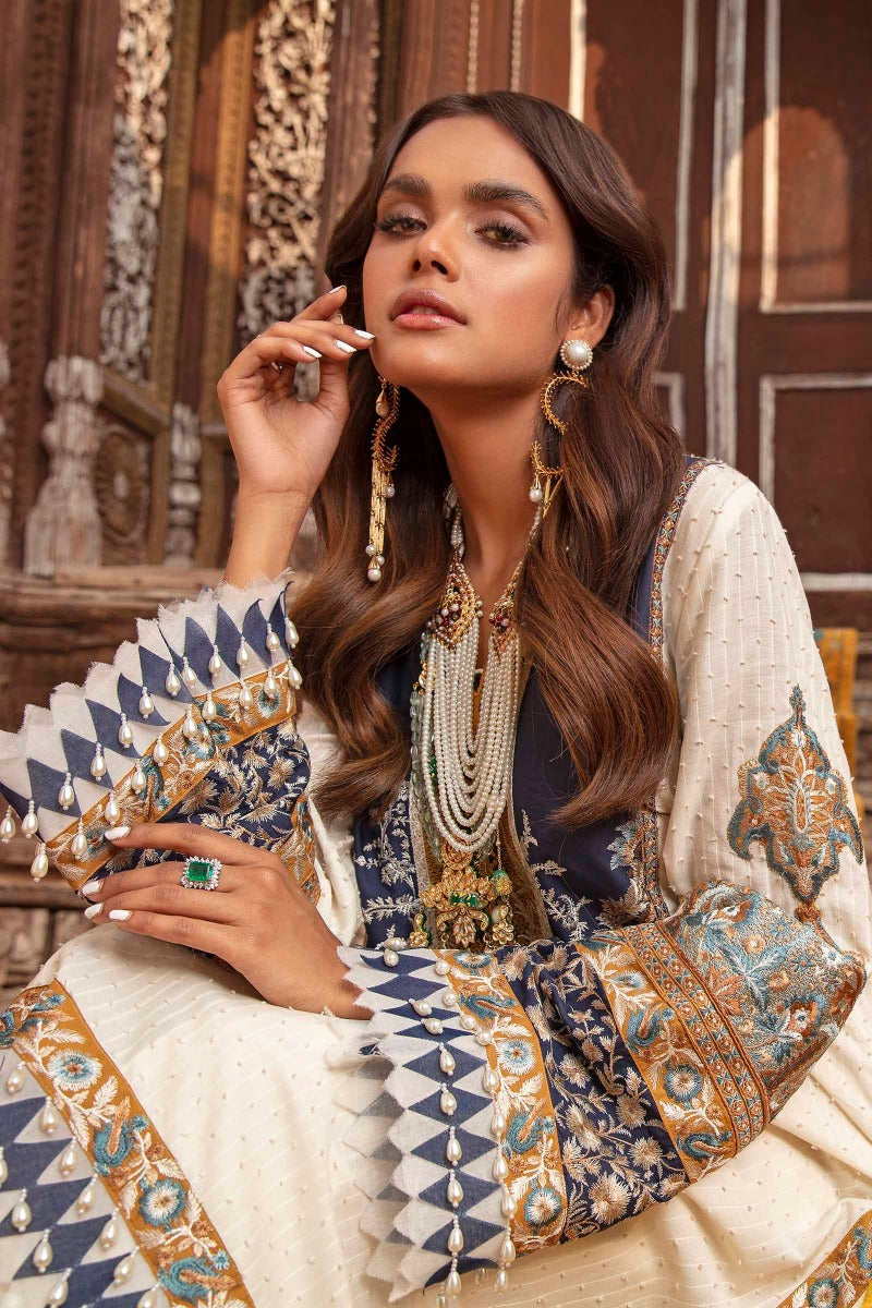 L211-013B-CL | Sana Safinaz | Luxury Lawn 2021