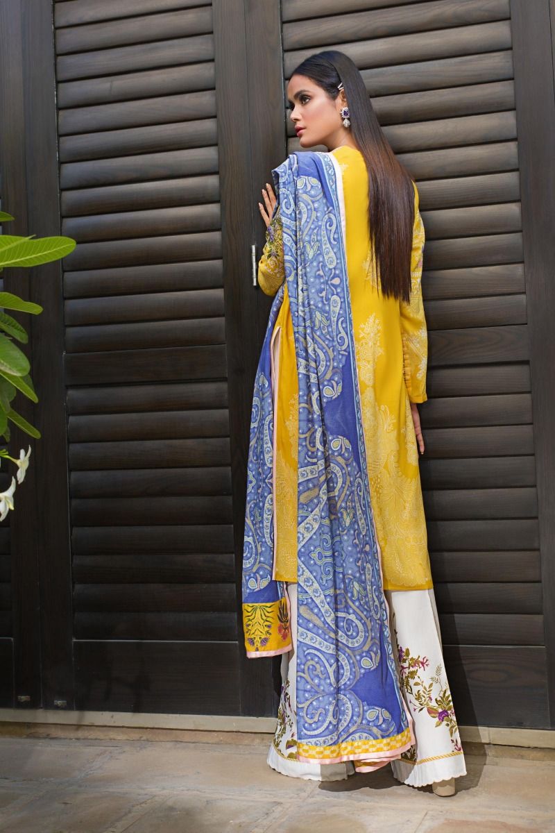 02 A (Sana Safinaz - Mahay Winter'19)