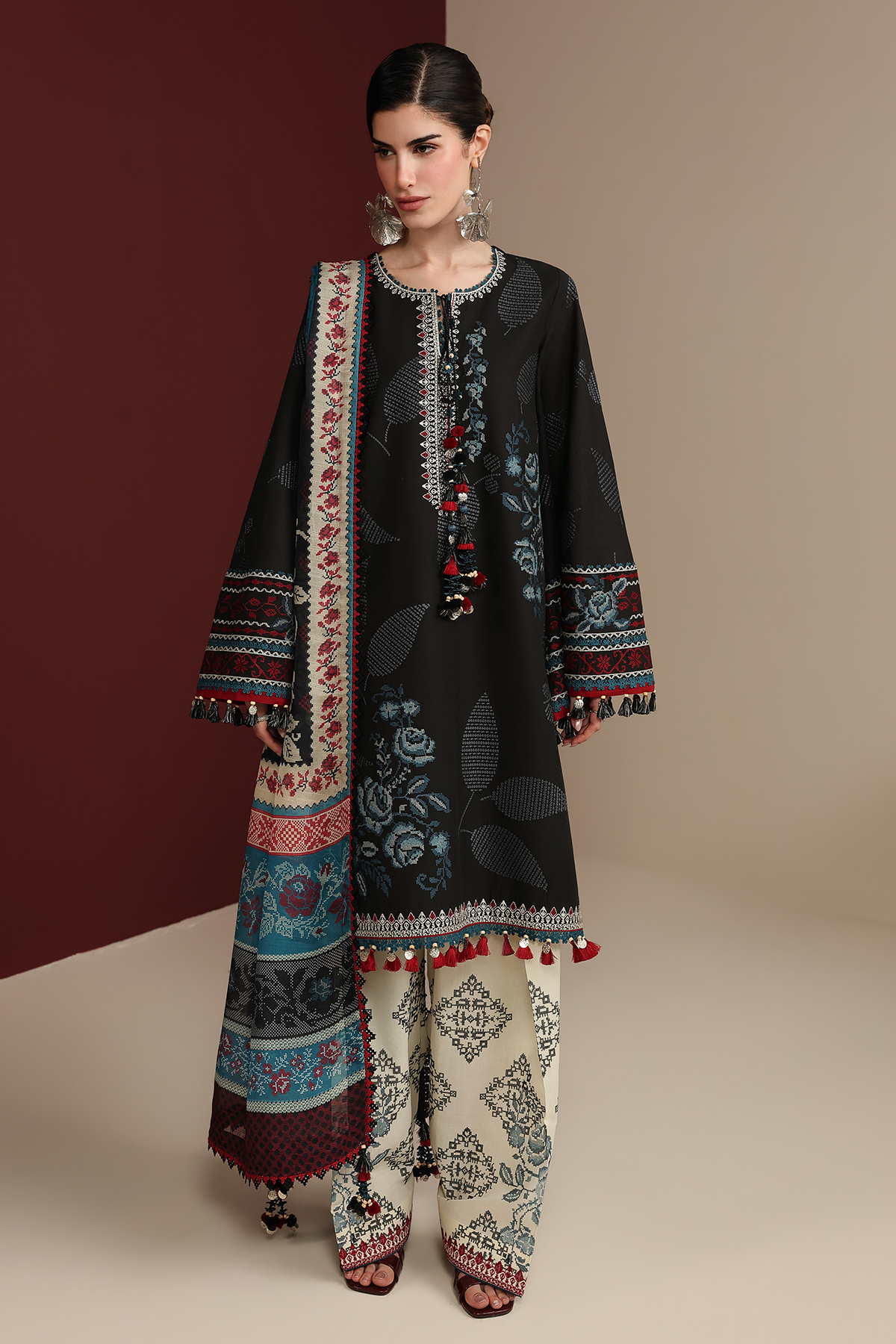 IL26-D05 | Jazmin | Iris Luxury Spring Summer Lawn Collection 2026
