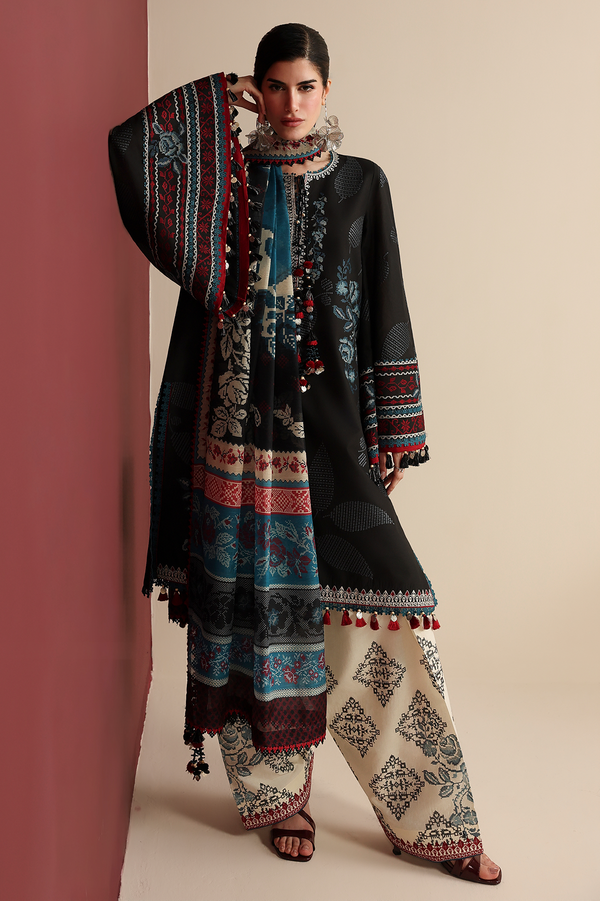 IL26-D05 | Jazmin | Iris Luxury Spring Summer Lawn Collection 2026