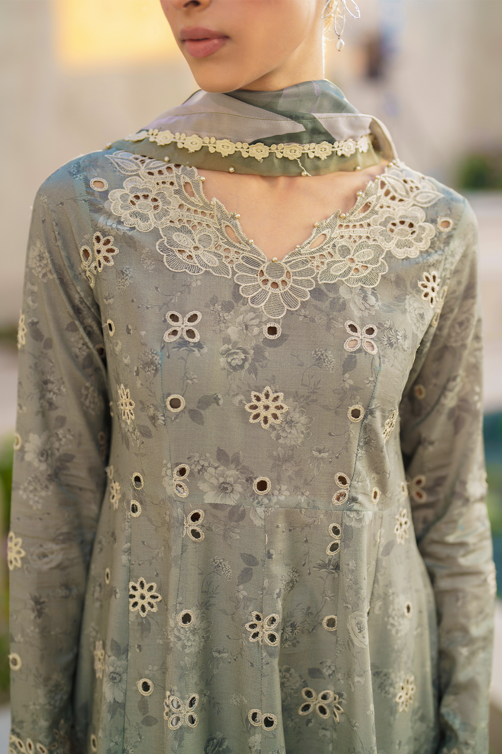 SFL-10 | Iznik | Festive Lawn Collection 2024