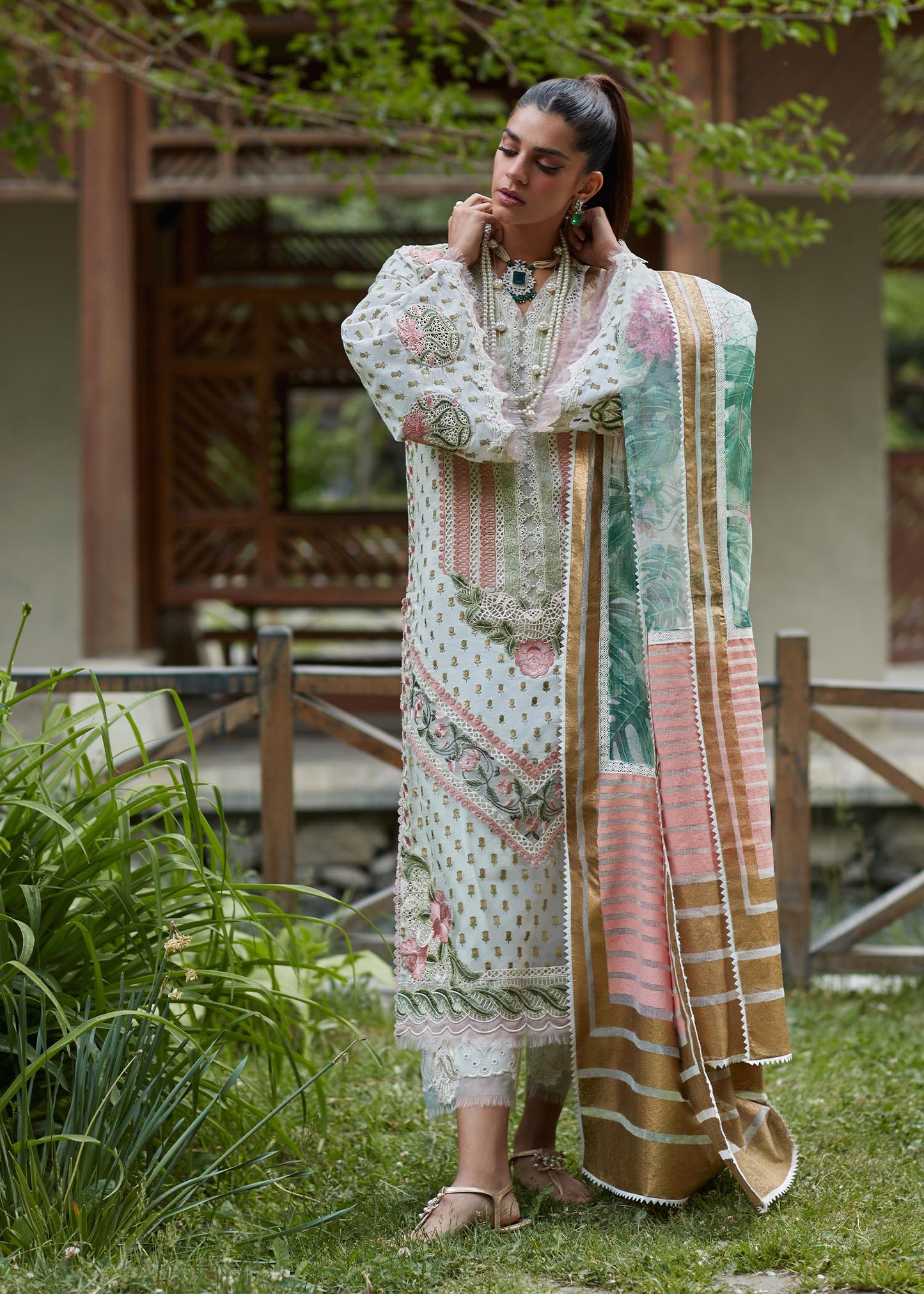 D-5A |  Saira Shakira | Crimson | Luxury Lawn 2023