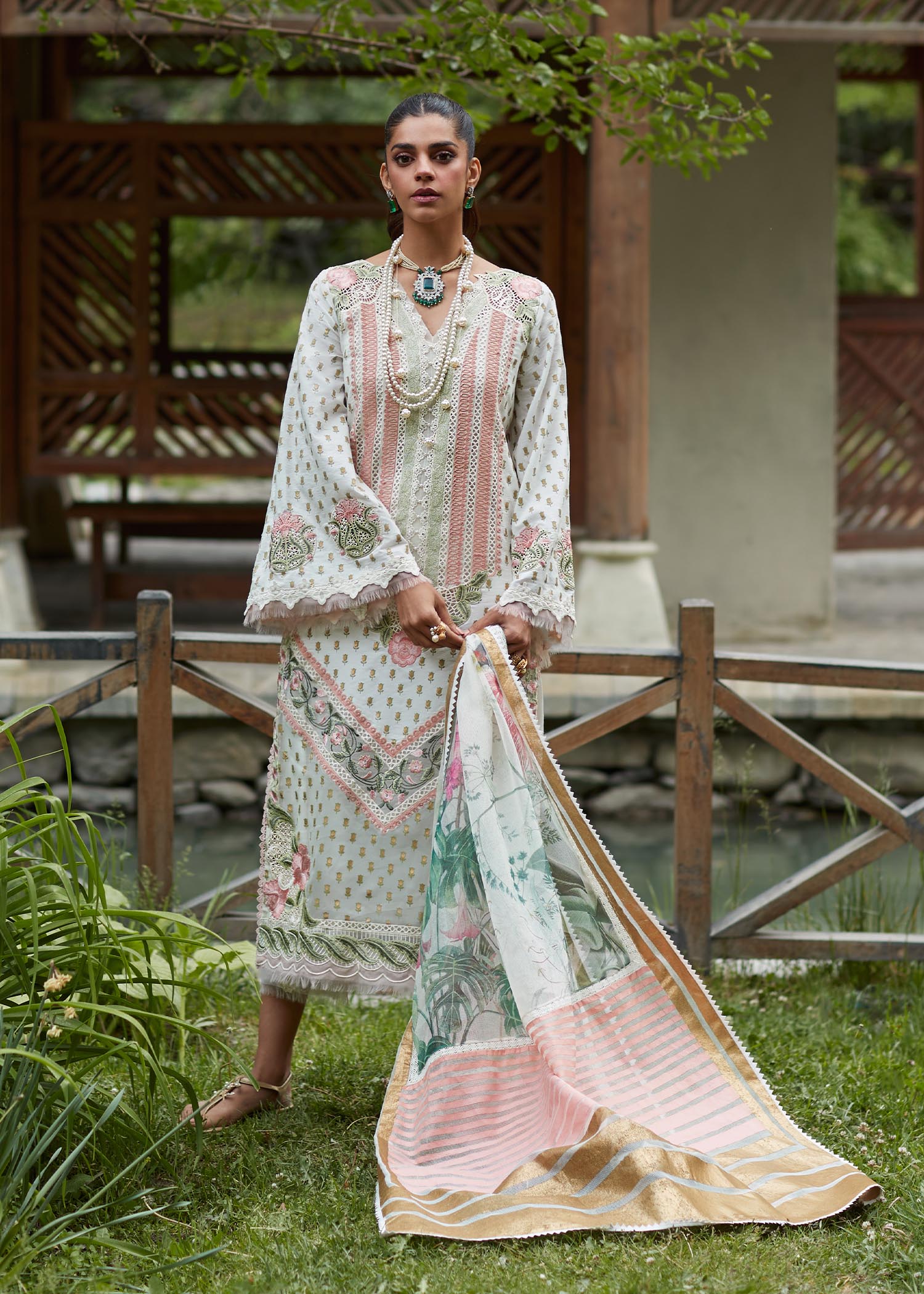 D-5A |  Saira Shakira | Crimson | Luxury Lawn 2023