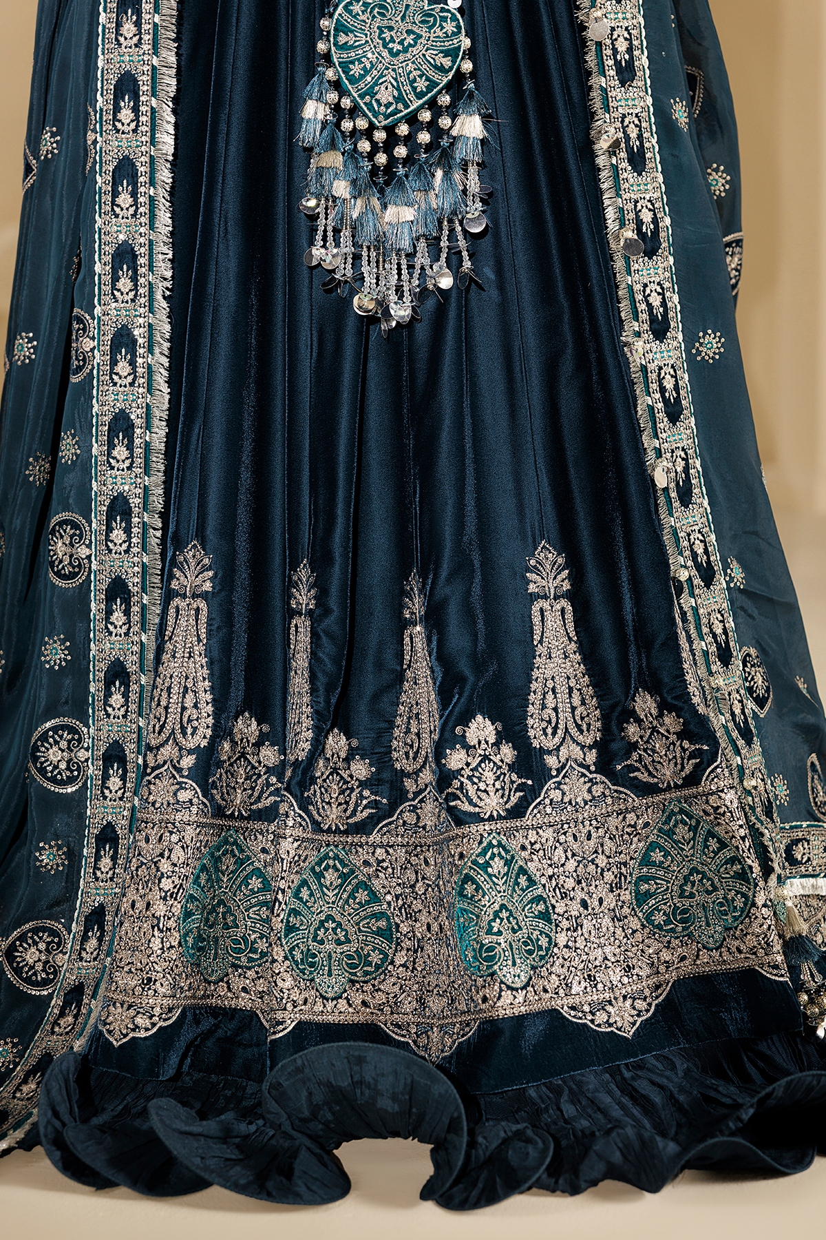 D09 | Jazmin | Chandni Velvet Formals 2026