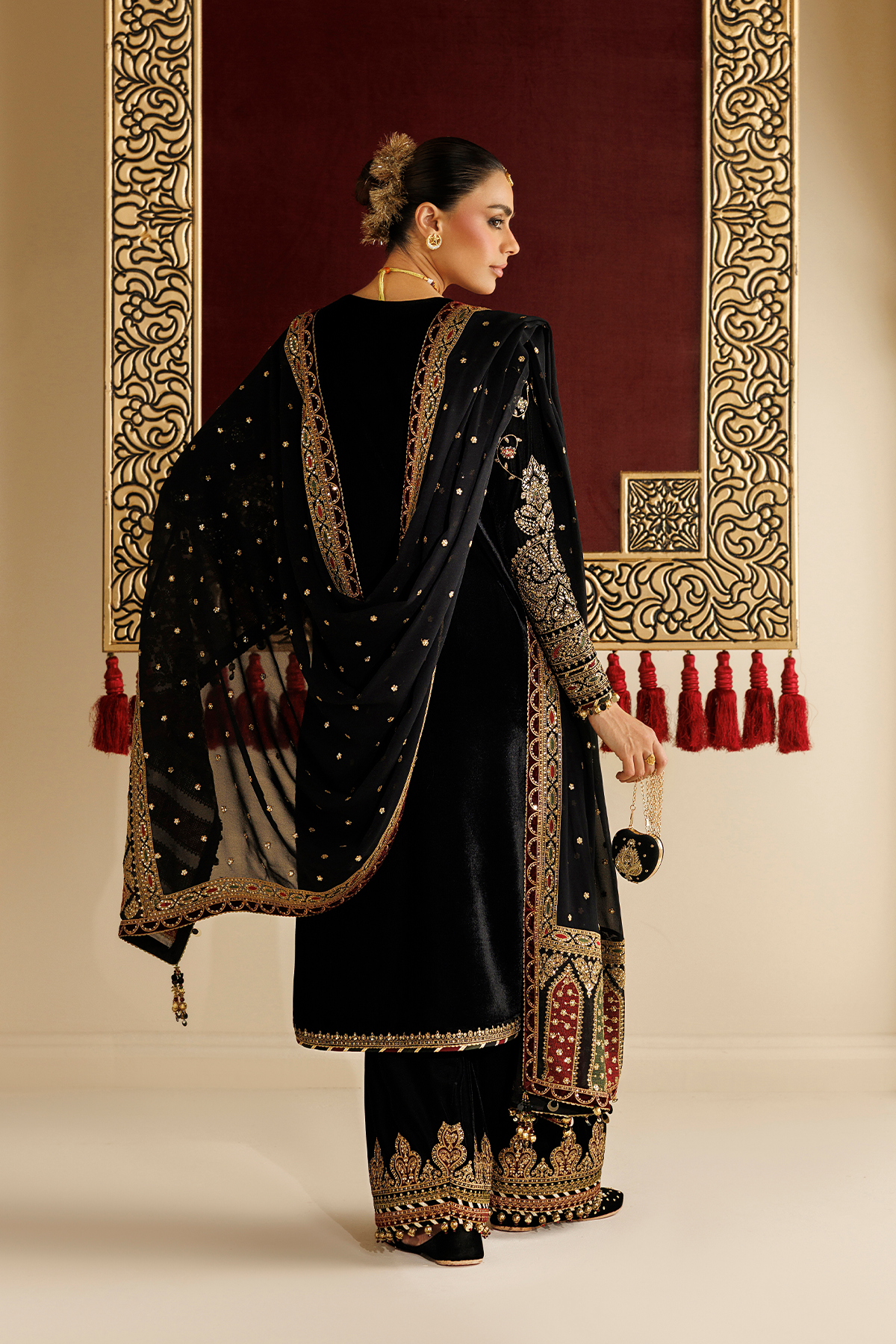 D05 | Jazmin | Chandni Velvet Formals 2026