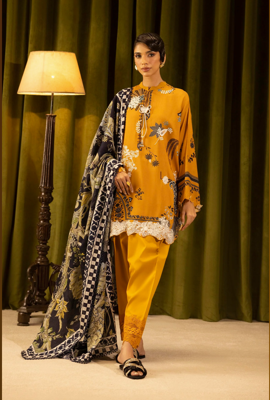 M253-020A-3CR | Sana Safinaz Muzlin Winter Collection 2025
