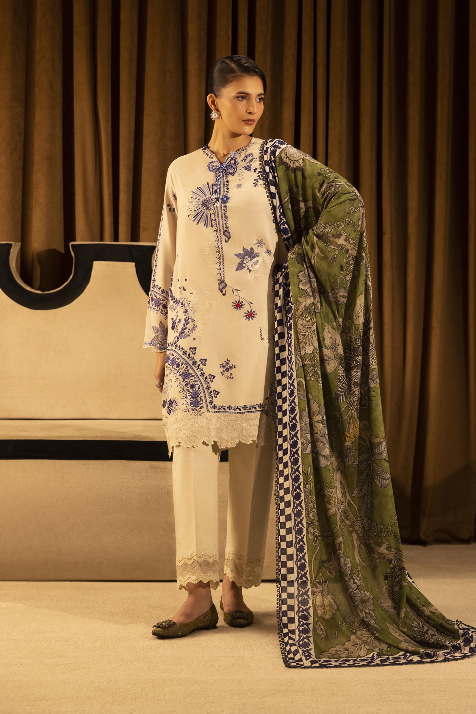 M253-020B-3CR | Sana Safinaz Muzlin Winter Collection 2025
